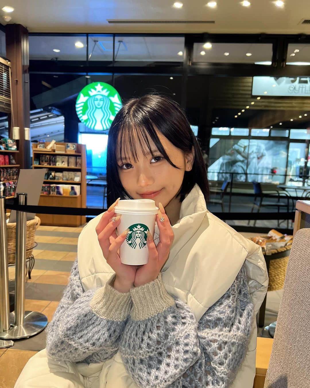 みつきなんだよねのインスタグラム：「うっっま！って言う顔 (笑)☕️🫅」