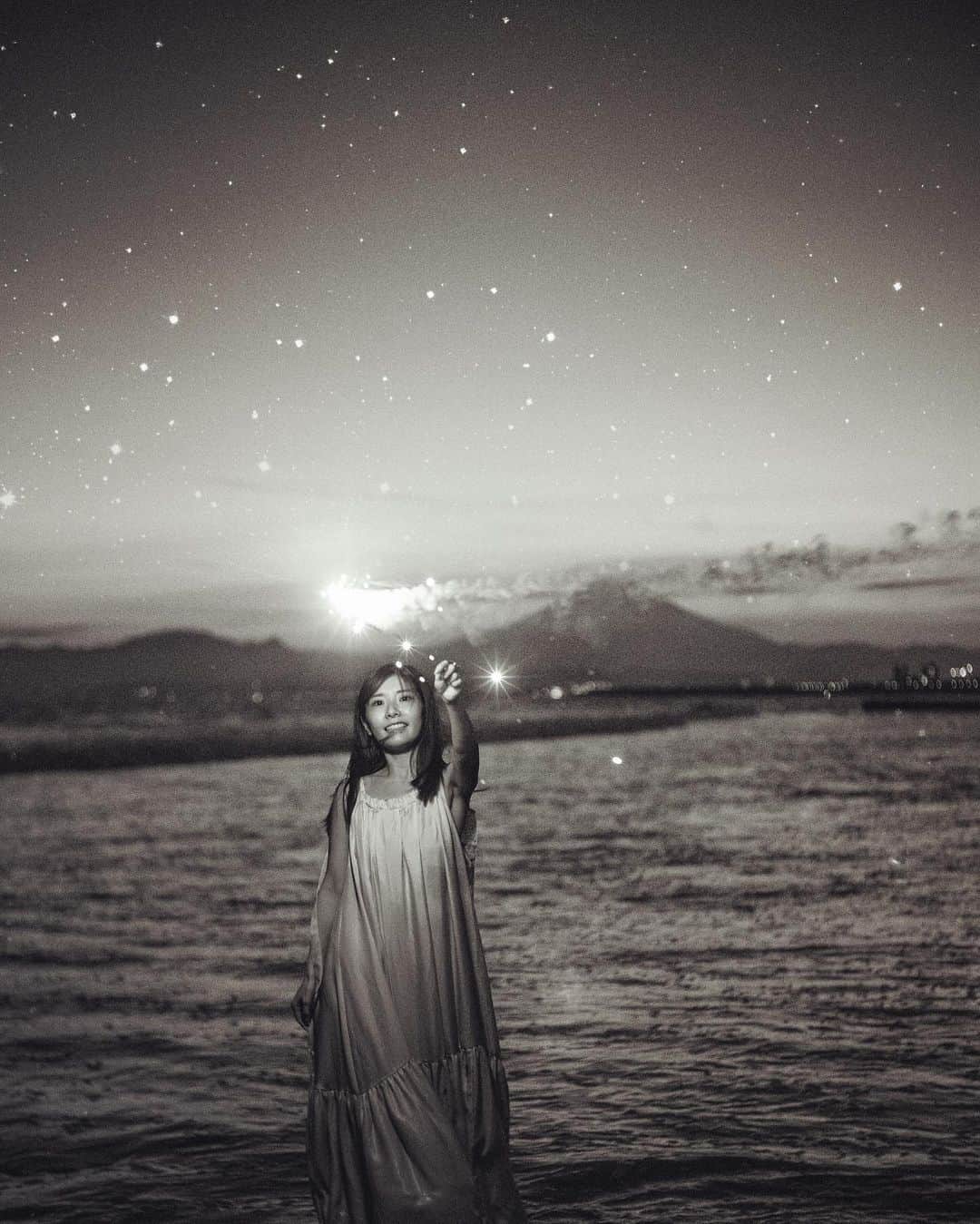 Sherryのインスタグラム：「ㅤㅤㅤㅤㅤㅤㅤㅤㅤㅤㅤㅤㅤ ㅤㅤㅤㅤㅤㅤㅤㅤㅤㅤㅤㅤㅤ 今年の夏の終わりは 最高の夕陽と花火と笑顔だったな ㅤㅤㅤㅤㅤㅤㅤㅤㅤㅤㅤㅤㅤ」