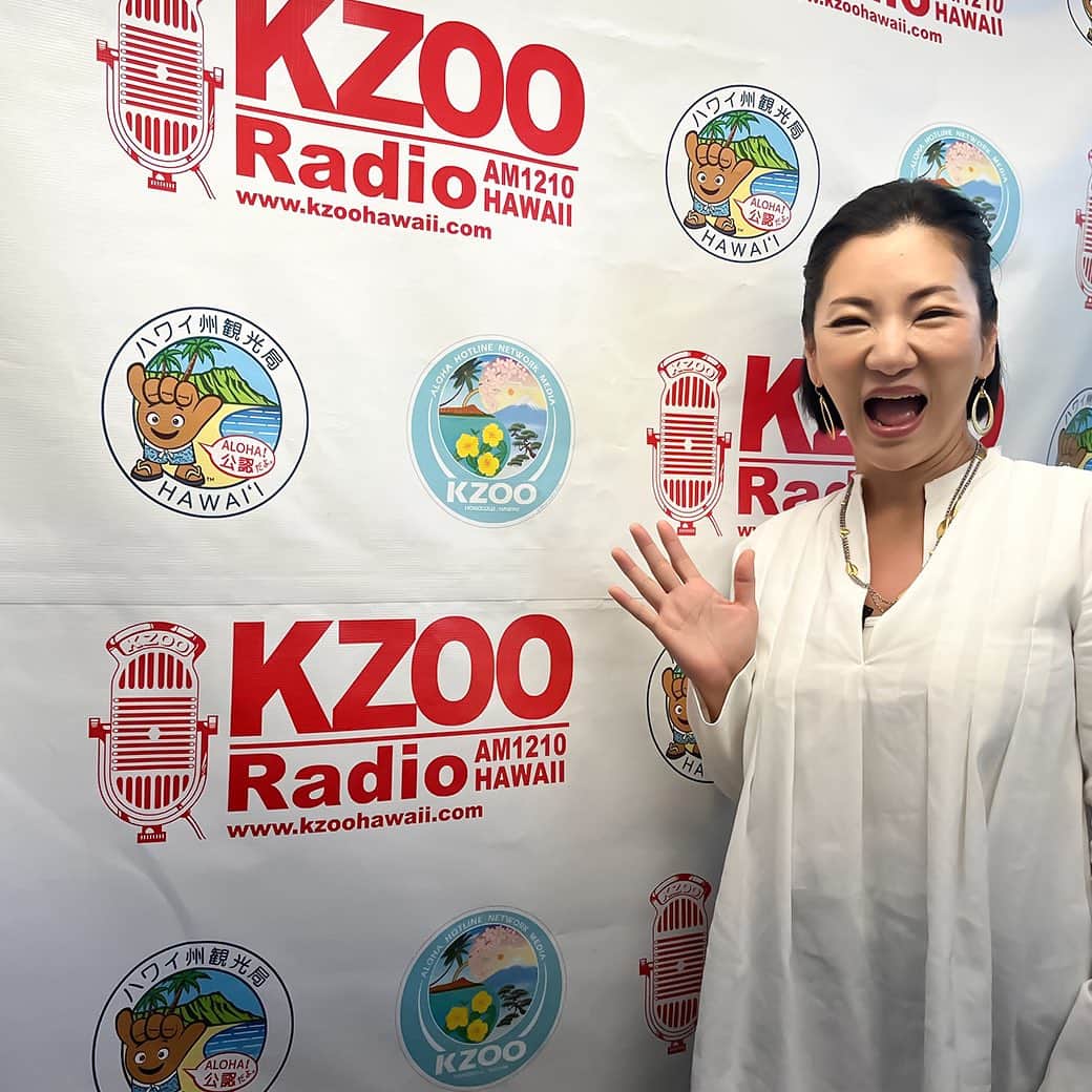 広瀬香美さんのインスタグラム写真 - (広瀬香美Instagram)「ハワイのラジオ局、『KZOO』ラジオさん @alohafromkzoo にいきなり訪問！ なんとサプライズで出演させていただきました。ぜひ、YouTube 動画にてチェックしてみてくださいね。  #広瀬香美 #サプライズ #kzooradiohawaii」11月7日 19時26分 - kohmi.hirose