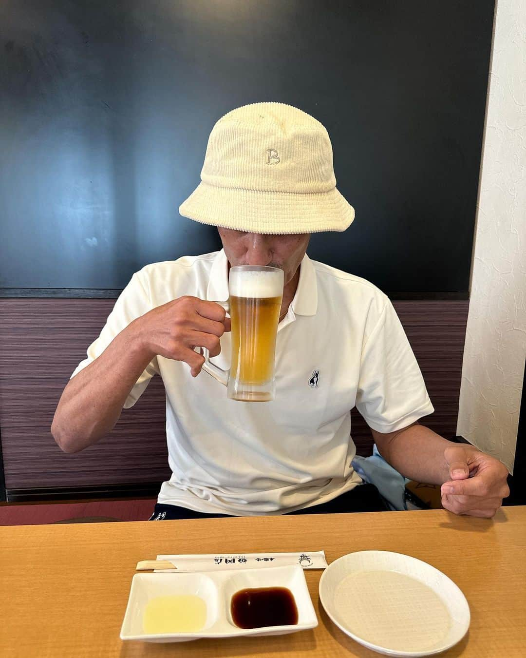 本並健治さんのインスタグラム写真 - (本並健治Instagram)「まいど！ 板門店にて！！ 焼き肉ビール🍺の最強組み合わせ。 エネルギーチャージして師走を乗り切りましょう‼️  #板門店 #焼き肉ビール🍺大興奮です😤  #丸山桂里奈⚽️」11月7日 19時27分 - kenjihonnami