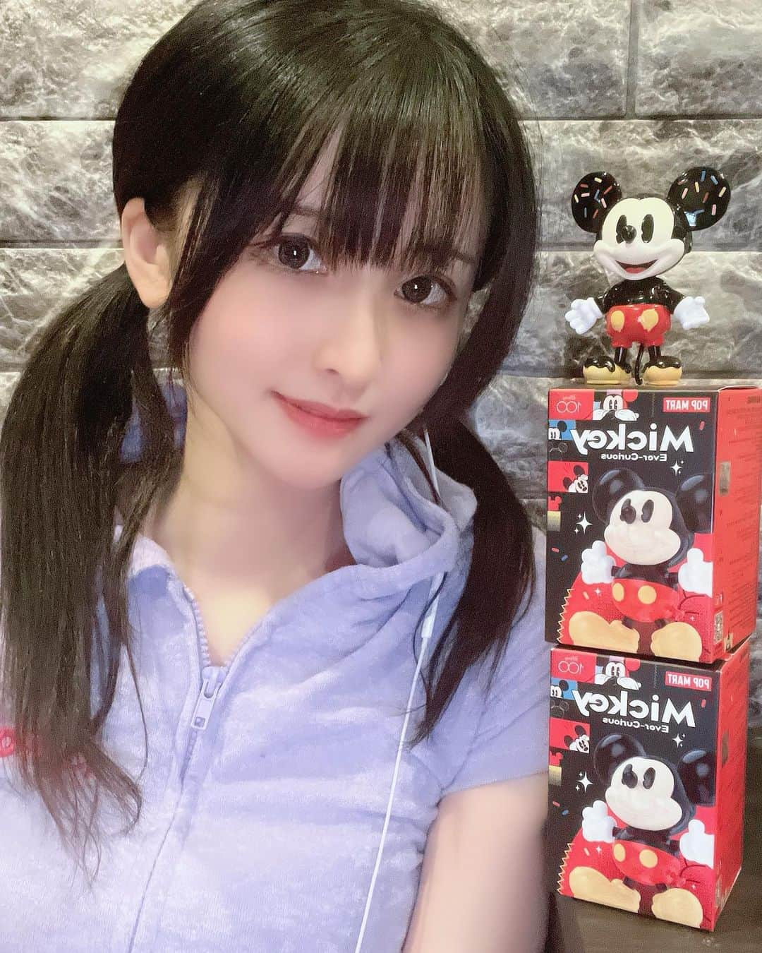 辻りんさんのインスタグラム写真 - (辻りんInstagram)「【DISNEY 100th Anniversary Mickey Ever-Curious シリーズ【ピース】   SNSで話題のアートトイ【POP MART(ポップマート)】とDISNEYのコラボ商品  （ @popmartjp ）さんのご紹介です✨  仕様:ブラインドボックス 入数:1アソートボックス＝12ピース入り 種類数:ノーマル12種＋シークレット1種 商品サイズ:約95mm  めちゃくちゃ可愛いミッキーシリーズ😭💗 実物が可愛すぎて集めたくなる😭🙉🫧  PR @popmartjp #popmart #ポップマート #ディズニーコラボ」11月7日 19時39分 - tsujilean