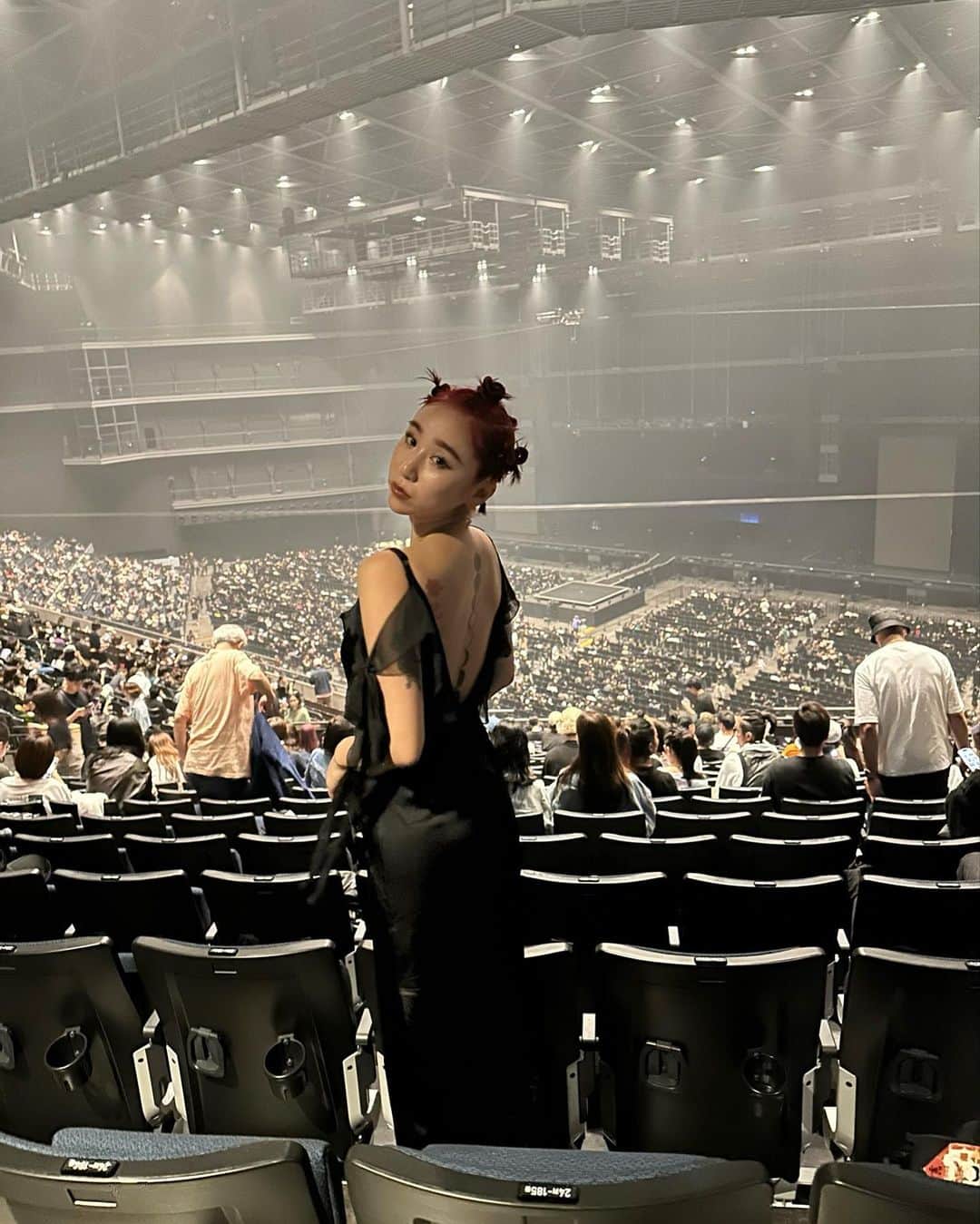 上田愛子のインスタグラム：「@awich098 🔥🔥🔥🔥🔥🔥🔥🔥  最高すぎた🔥🔥🔥  踊って叫んで歌って笑って泣いた！！❤️  全てが「愛」でした❤️❤️❤️  #Awich」