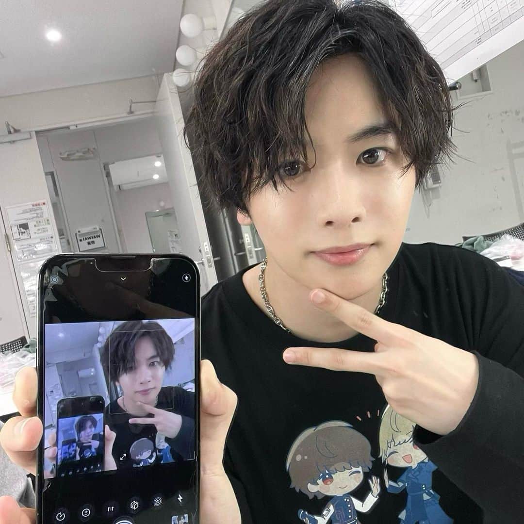 六花清春のインスタグラム：「✌️✌️✌️」