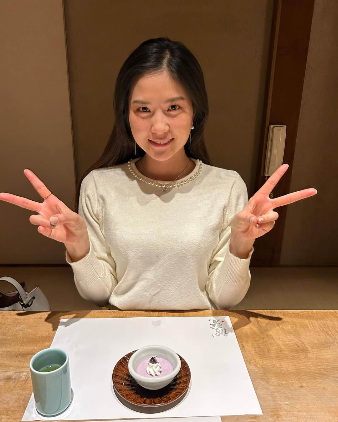 松原果音のインスタグラム：「. 食欲の秋ですね🍚🍂 和食をいただいたあとデザート写真と一緒に✌️ . わたしは好き嫌いあまりないけど、そのジャンルの料理しか一生食べられないとしたら、和食がいいなー🥰🥺 . みなさんの好物はなんですか❓🍚 . #ゴルフ#ゴルフ女子#食欲の秋」