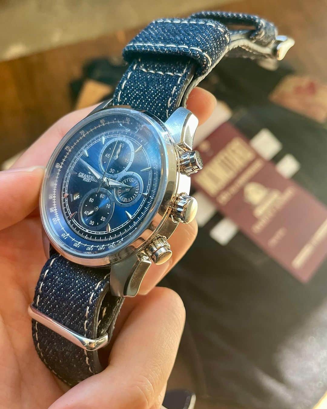 Denimioのインスタグラム：「Here a few more impressions for our little giveaway. Just head to yesterday's post for the rules and this amazing denim watch could be yours!!!」