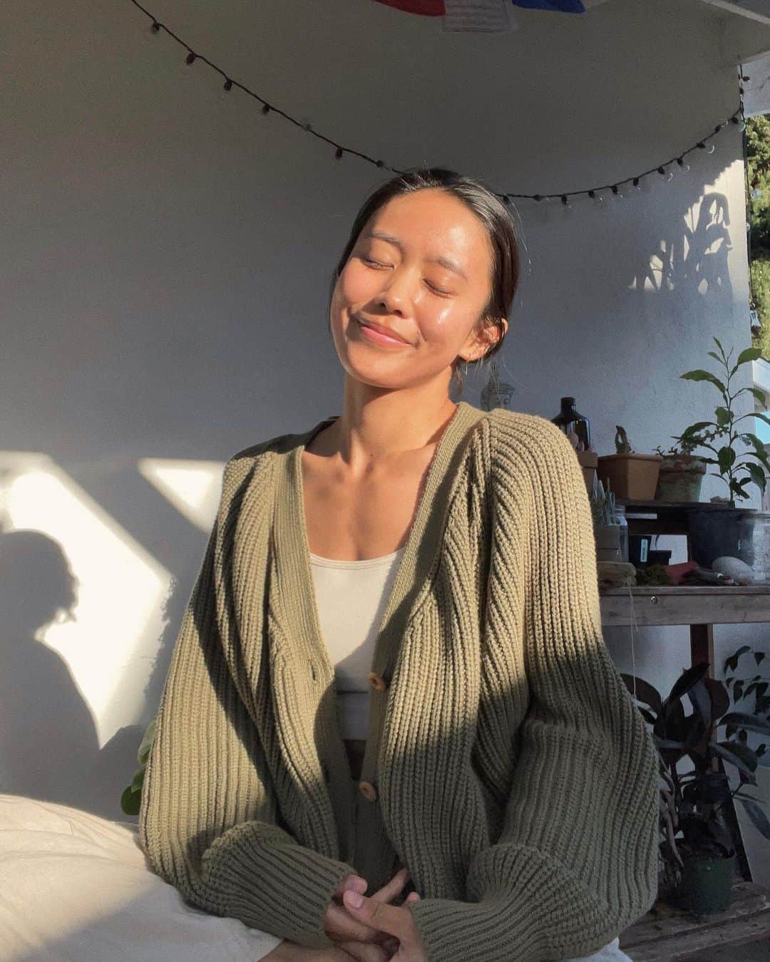 栗山遥のインスタグラム：「自然のタイミングを信じて、毎日ゆるっと流れに身を任せる☀︎今回のアメリカ旅で、本当の意味で自分らしく在るということが分かった気がしていて、急いだり焦ったりせず、全力で今にフォーカス。より内側に目を向けられた1ヶ月間❤︎ 沢山の出会いや繋がり、気付きがあって、来るべきタイミングで来れたんだな、と感じています。 Instagramはこれから気ままにゆっくり載せていこうと思う！ 本当に良い旅でした❤︎」