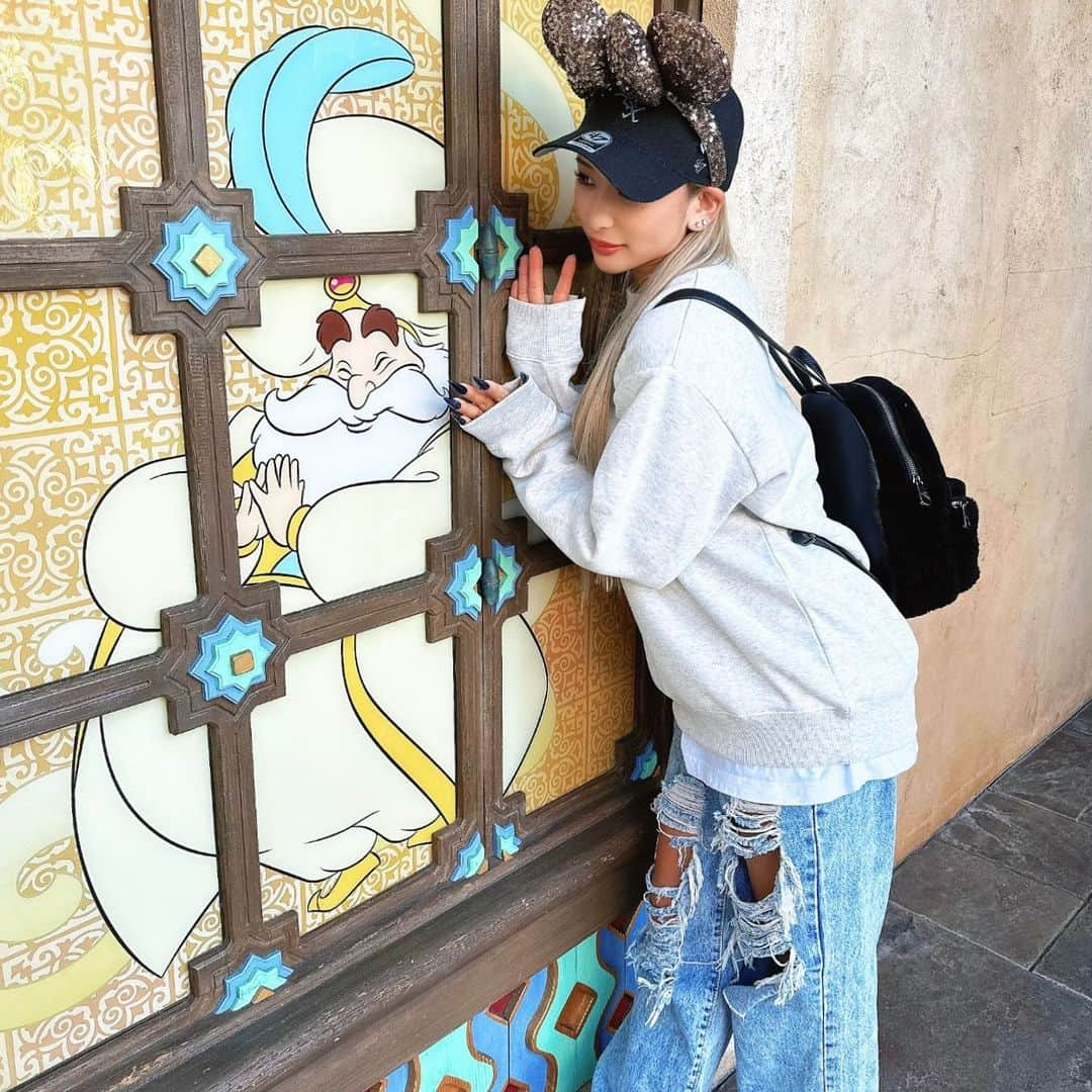 あちゅさんのインスタグラム写真 - (あちゅInstagram)「一番好きなキャラクター  美女と野獣の野獣www  #disney #disneysea  #アリエルのショー見たかったな #アラジンは寝た #シンドバットも寝た #帰りの車も寝たwww」11月7日 19時47分 - achuuuu27