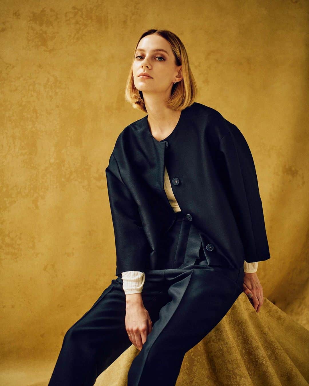 ロペさんのインスタグラム写真 - (ロペInstagram)「【ROPÉ ELEGANCE】 ⁡ 時代とともに変化するエレガンスを、 ファッションで表現しつづけてきたブランドとしての脈々と受け継がれてきた芯があり、 また時代が変わっても愛されるエレガンスという芯は、永遠に変わらない。 ⁡ いつの時代も『エレガンス』は女性 を輝かせ、主役へと導く魔法をかけてくれる。 ⁡ 一部直営店・J'aDoRe JUN ONLINEでご購入いただけます。 ⁡ ⁡ ⁡ @rope_jp @jadorejunonline #ELEGANCE #fashion  #ロペ #ROPÉ #ropejp」11月7日 19時50分 - rope_jp