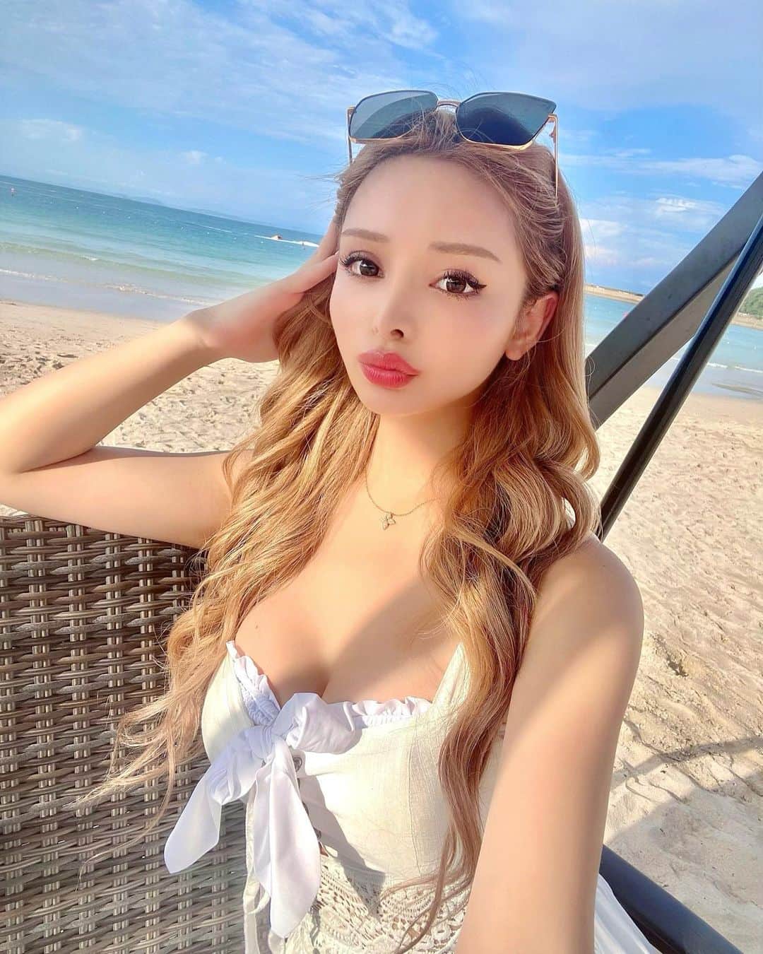 エリカのインスタグラム：「Life was a beach🏝️ #thailand #puket」