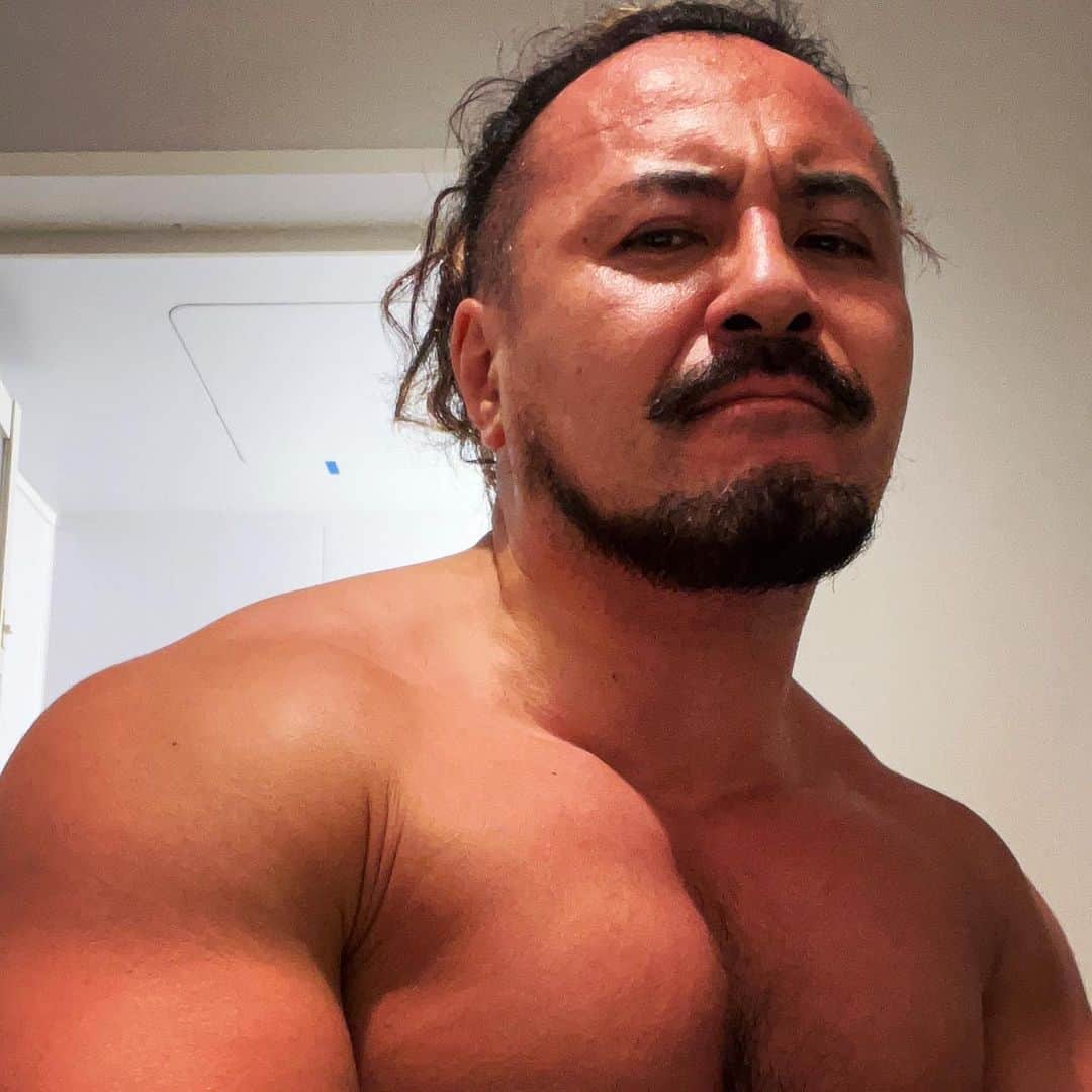 今成夢人のインスタグラム：「最近忙しかったので、ジムで満足のいくトレ出来てなかったけども、本日は完全に追い込めましたわ #chestworkout」