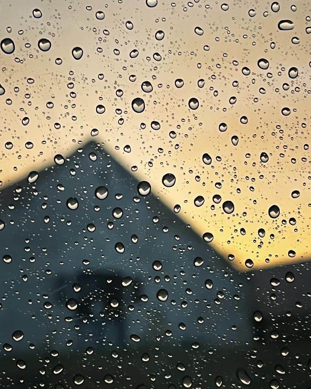 ディエイト（THE8）さんのインスタグラム写真 - (ディエイト（THE8）Instagram)「하늘, 구름, 지친 새, 무지개, 내리는 비, 석양, 둥근 달 그리고 나🎂」11月7日 20時05分 - xuminghao_o