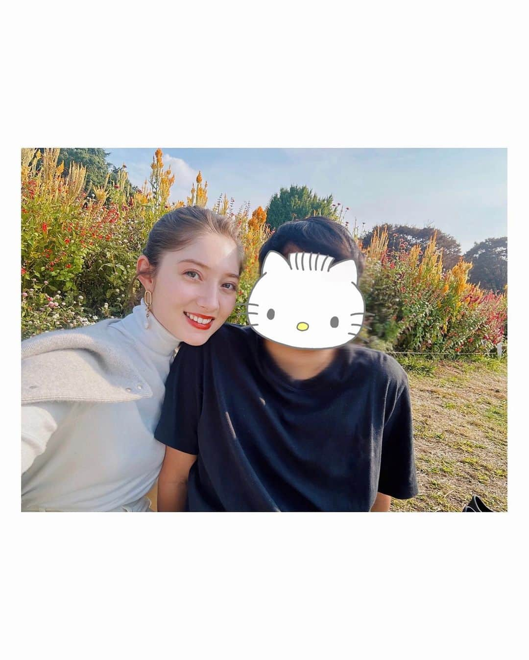 ティファニー春香さんのインスタグラム写真 - (ティファニー春香Instagram)「.  ピクニックが気持ち良い季節🧺🍂  簡単なお弁当を持ち🍙✨ 夫婦で秋の景色を堪能してきました♪  昭和記念公園は幼い頃から よく遊びに行っていた思い出の場所☺️🫶🏻  なぜかずっとここでデートすることに憧れがあり、 ようやくこの日その願いが叶いました🤣🤎  #ピクニック #昭和記念公園 #秋 #銀杏並木 #紅葉」11月7日 20時00分 - tiffanyharuka