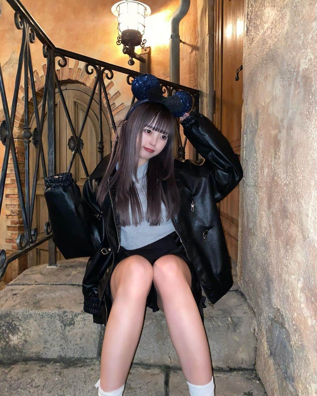 吉田笑夢のインスタグラム：「みんなストレス発散ってなにするのー？食べる以外 えむは爆買い😇  #OOTD #Disney」
