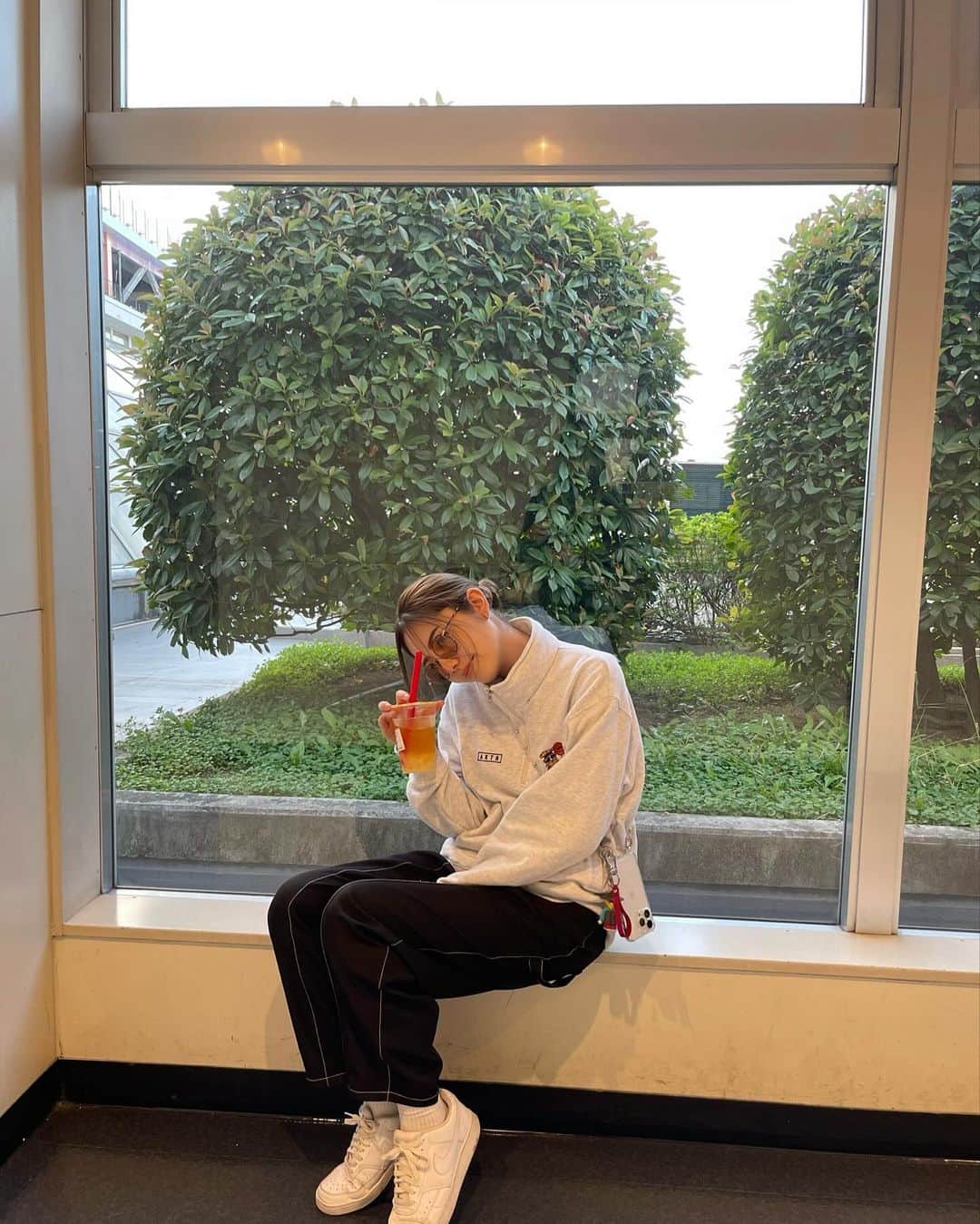 宮瀬いとのインスタグラム：「❤️‍🔥🏀⛹️‍♀️💯  友達にミニスカートを買わせない監視員として一緒にお買い物に行った日🛒笑」