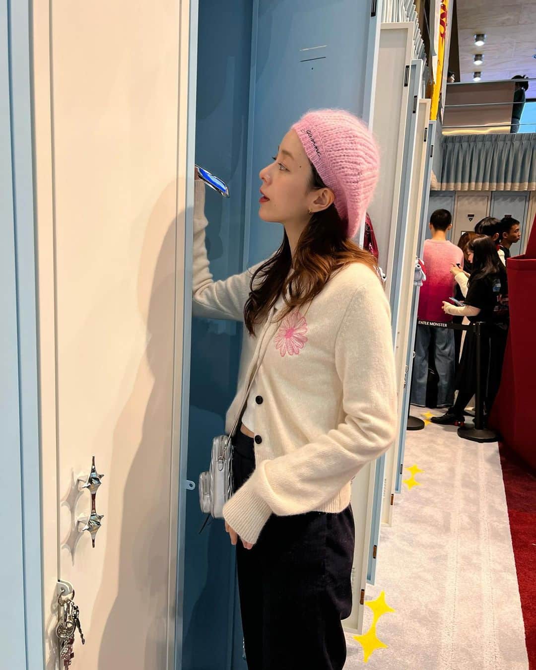 佐藤ミケーラ倭子さんのインスタグラム写真 - (佐藤ミケーラ倭子Instagram)「韓国行ってきた🇰🇷🎀 サムギョプサル2回も食べられてお買い物もたくさんできて幸せ丸💗  #初日にホテルのトイレ壊す事件 #動く歩道動いてなくて転ける #youtubeで話すっちょ」11月7日 20時03分 - michaela_sato