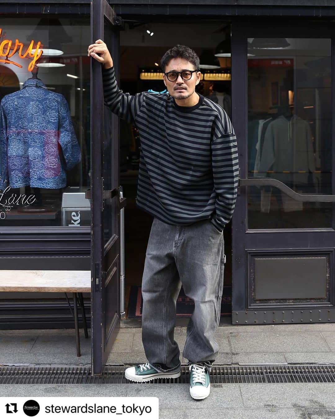 阿部亮平のインスタグラム：「#Repost @stewardslane_tokyo with @use.repost ・・・ "Styling" ・NARROW PITCH BORDER BASQUE KNIT SW ・VINTAGE REPRODUCT DENIM PAINTER PANTS ＜UB＞ ・B/W TYPE GLASSES  thanks @abe_ryohei_   @calee_official  @stewardslane_tokyo  @stewardslane_osaka   #calee #stewardslane #cal」