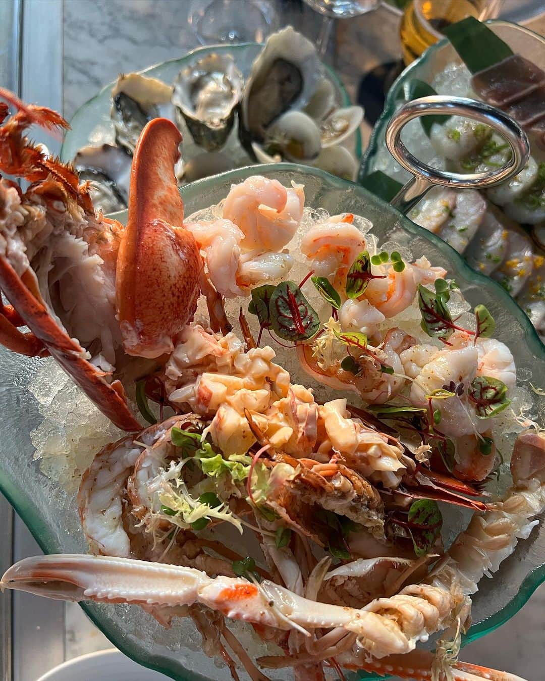 MALIAさんのインスタグラム写真 - (MALIAInstagram)「#rockfish Dubaiにきてから外食は お魚料理を選ぶことが多く、 移住をきっかけに ポコちゃんもお魚大好きに🐟✨ ⁡ 新鮮なお魚が多いのと 生牡蠣おいてるお店もたくさん🦪🤍 ⁡ Jumeirahには素敵なお店が多くて いつもお店選ぶのに困る💭🤍🤍🤍 新鮮な生魚食べたい時はRockfishおすすめ🍴 ⁡ #MaliaDubaiLife #ドバイ #ドバイ生活 #Jumeirah #Dubai #Dubairestaurant」11月7日 20時12分 - maliarehman