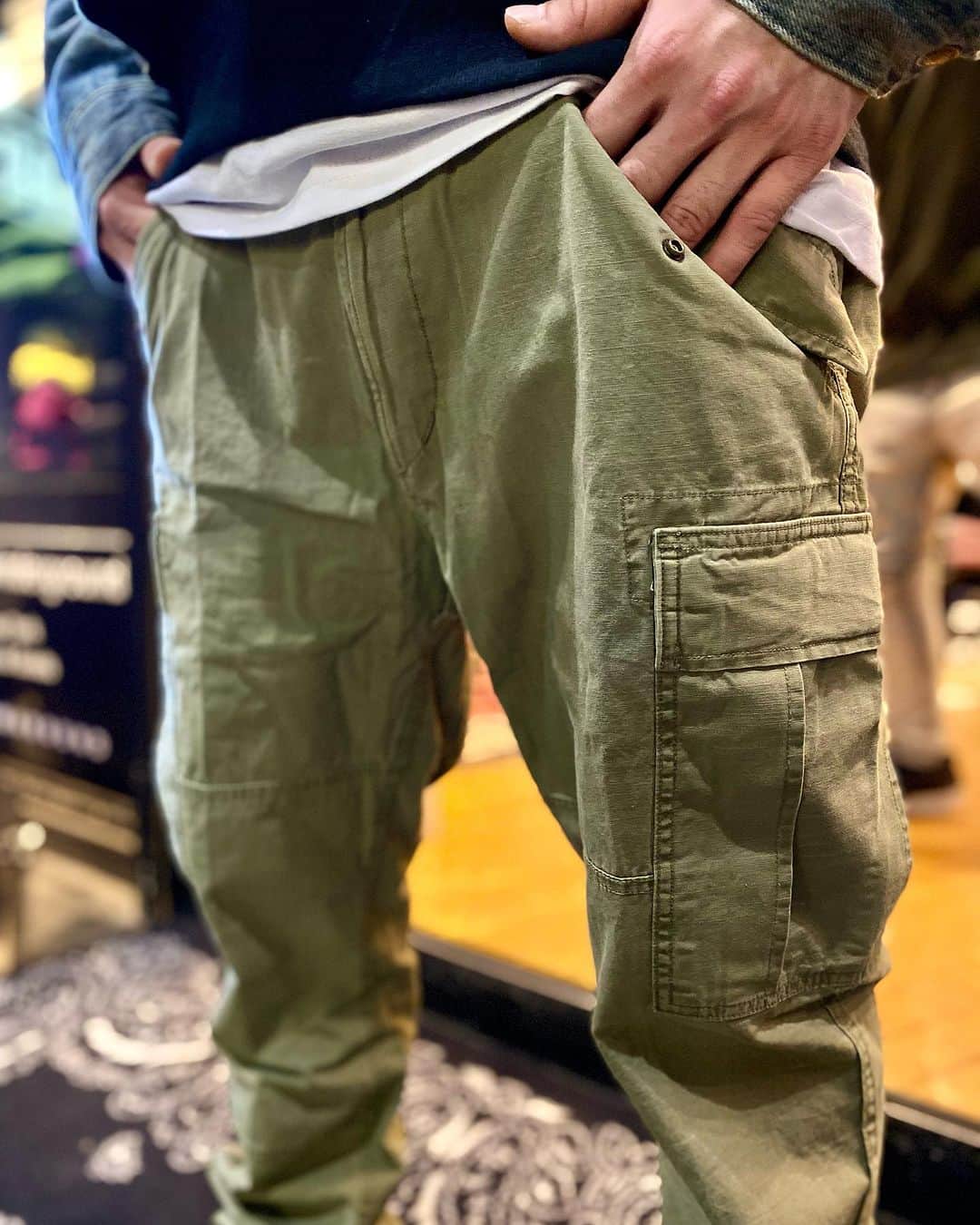 GROW AROUNDさんのインスタグラム写真 - (GROW AROUNDInstagram)「STAFFおすすめコーデ🖐️  渋谷店スタッフKUYAの秋のオススメコーディネート🍂✨  180cm  73kg  POLO RALPH LAUREN FLEECE-LINED TRUCKER JACKET  着用サイズ L  POLO RALPH LAUREN CANVAS M43 SLIM PANT 着用サイズ 34  これから寒くなる季節にピッタリの内ボアジャケットでコーデを組んでみました💁‍♂️ 全身POLOのアイテムで揃えてみました👍 是非参考にしてみてください❗️  全てWEBUP完了してます✅」11月7日 20時16分 - growaround