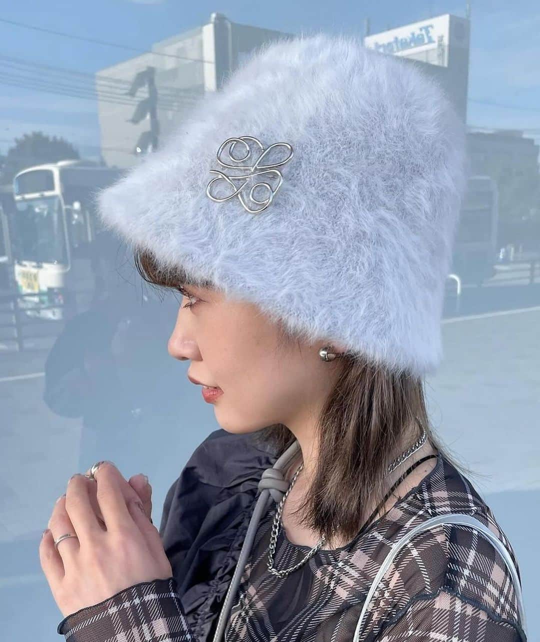 Lattice LesSignesさんのインスタグラム写真 - (Lattice LesSignesInstagram)「【大人気のシャギーハットが実店舗で再入荷！】  シャギータッチな ファーデザインのハットが実店舗で 再入荷！ 別売りのブローチをポイントでつけるのも おすすめ◎  【再入荷日】 11/8(水)〜  ◻︎シャギークローシュハット ¥1500(税込¥1650)  オンラインストアは @lattice_lessignesの プロフィールのURLから。  𓂃𓂃𓂃𓂃𓂃𓂃𓂃𓂃𓂃𓂃𓂃𓂃  店舗により入荷日・在庫状況が異なります。 お問い合わせは各店舗までお願い致します。  #ラティス#レシィーニュ#lattice#lessignes #ファーハット #簡単ヘアアレンジ #シャギークローシュハット #小顔効果#アクセサリー#帽子アレンジ #帽子#ヘアアレンジ#帽子コーデ #帽子ヘア #クローシュハット #ハットヘア#ファーハットコーデ #帽子アレンジ #コーディネート #こなれヘア#秋のお出掛けコーデ #トレンド#お出掛けコーデ #ハット女子 #ハットコーデ #秋コーデ #クローシュハット #ウールハット#ブローチコーデ #シャギーハット#ブローチ」11月7日 20時19分 - lattice_lessignes
