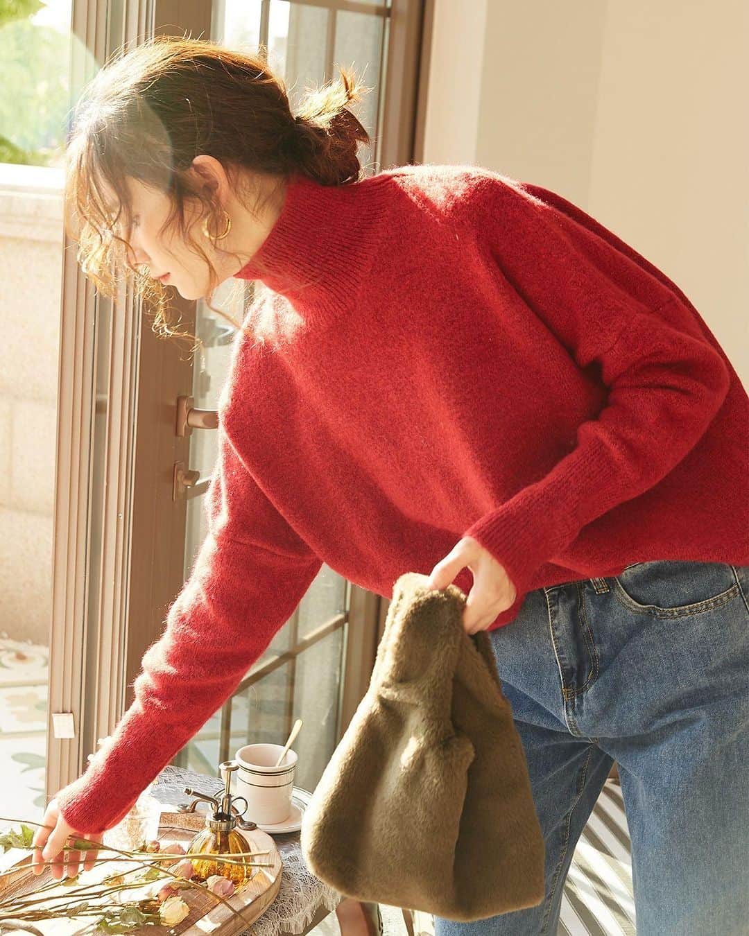 SHEINのインスタグラム：「Pick your sweater szn persona: classic red ❤️, arts-and-crafts patchwork 🏁, or holly jolly green 🌲? 👇  🔎 15409578 11421446 15388027  #SHEIN #SHEINforAll #SHEINstyle #fashion #chic」