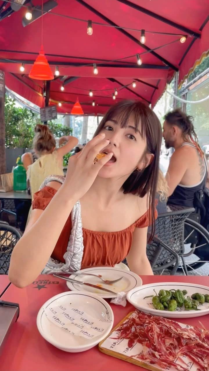 南里美希のインスタグラム：「旅の思い出🥪🐟🍖🍲 珍味を探し求めているの 食への探究心はつづく😋  #spain #barcelona 🇪🇸 #thailand #bangkok 🇹🇭」