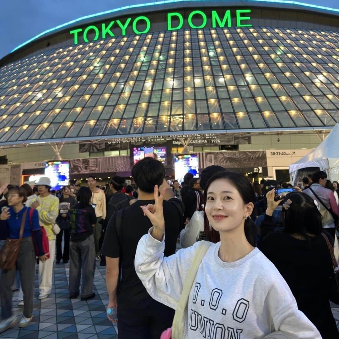 ペク・ジニのインスタグラム：「💚COLDPLAY💛」
