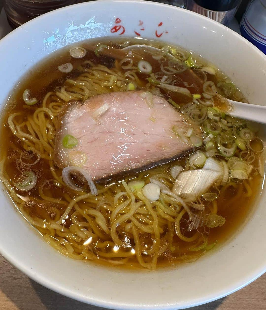 ハチミツ二郎のインスタグラム：「入院中食べたくても食べれなかった物ラスト、 半チャンラーメン。 浅草 あさひ で。 共に理想的だった。  #ラーメン #ramen #あさひ #浅草グルメ」