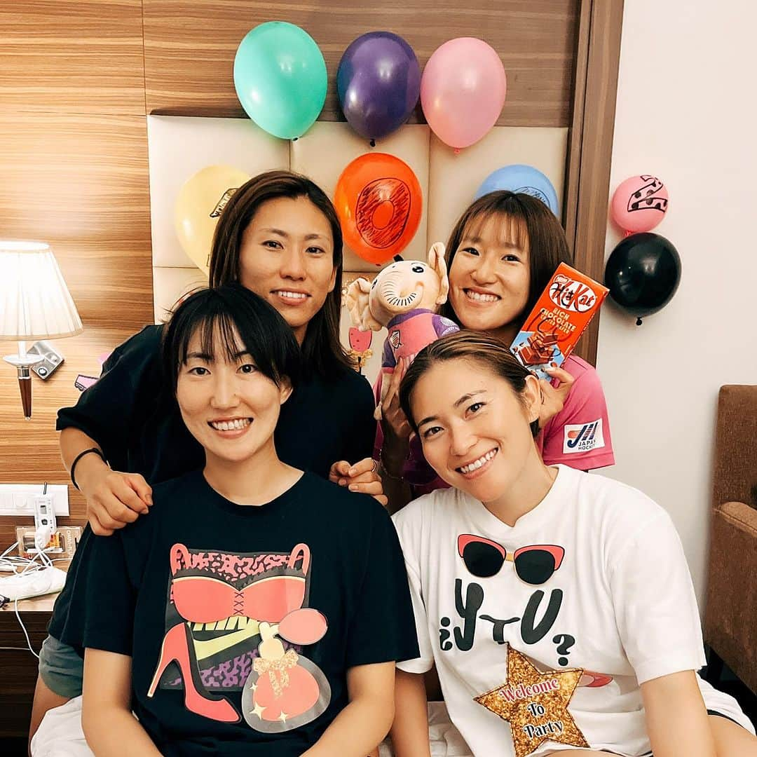 永井葉月のインスタグラム：「. .  Thank you so much always💚🧡  @eika034 @____mikty  @nagai__yuri  @youasai4」