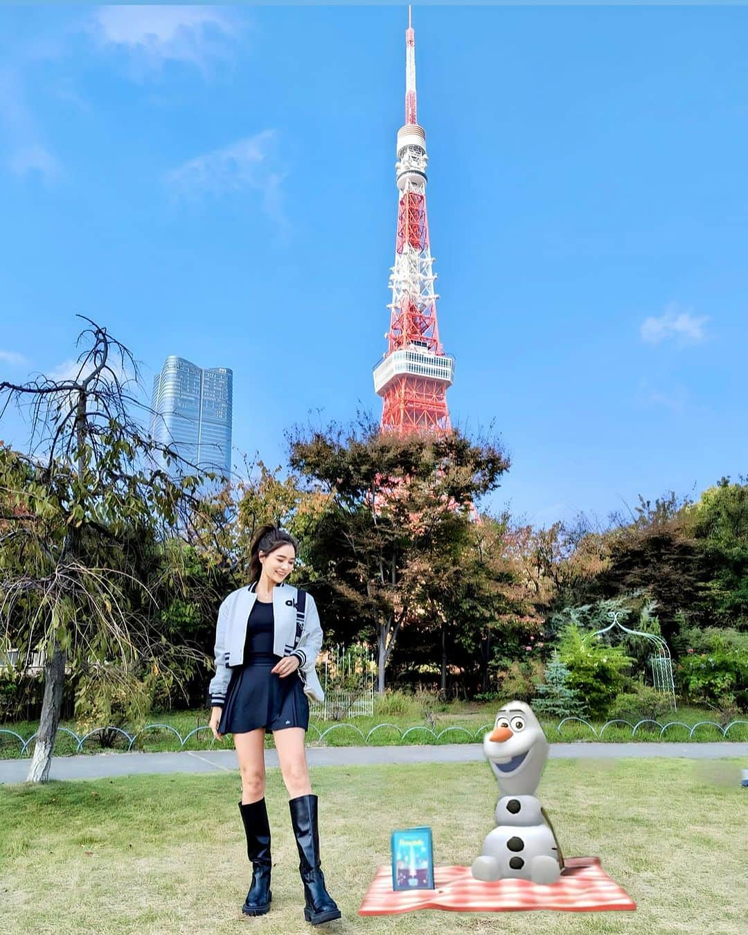 石井里奈さんのインスタグラム写真 - (石井里奈Instagram)「ピクニックが大好きなオラフと東京タワーの前でピクニックをしながら写真を撮ってきたよ✌️📷  オラフは世界初そして世界最大のアナと雪の女王をテーマにしたエリア【ワールド•オブ•フローズン】のグローバルアンバサダーなんだって🥳 . 今なんとプリンス芝公園にいくとARでオラフと写真や動画が撮れるユニークな体験ができちゃうの👏❤️ . ぜひみんなも試してみて！😍😍 . 香港ディズニーランドに行くのももう来週❤️ アナとエルサに会えるのが楽しみです⛄️✨ . #PR #HKDisneyland #WorldofFrozen #ワールドオブフローズン #Frozen #アナと雪の女王 #LetItGo #香港ディズニーランド #Disneyland #Disney #ディズニーランド #ディズニー #アナ雪 #ディズニー好き #ディズニー情報」11月7日 12時03分 - ri7tin1025