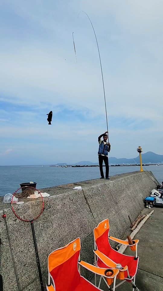 のインスタグラム：「秋三連休男三人旅思出🎣釣⁡ ⁡ #布川敏和」