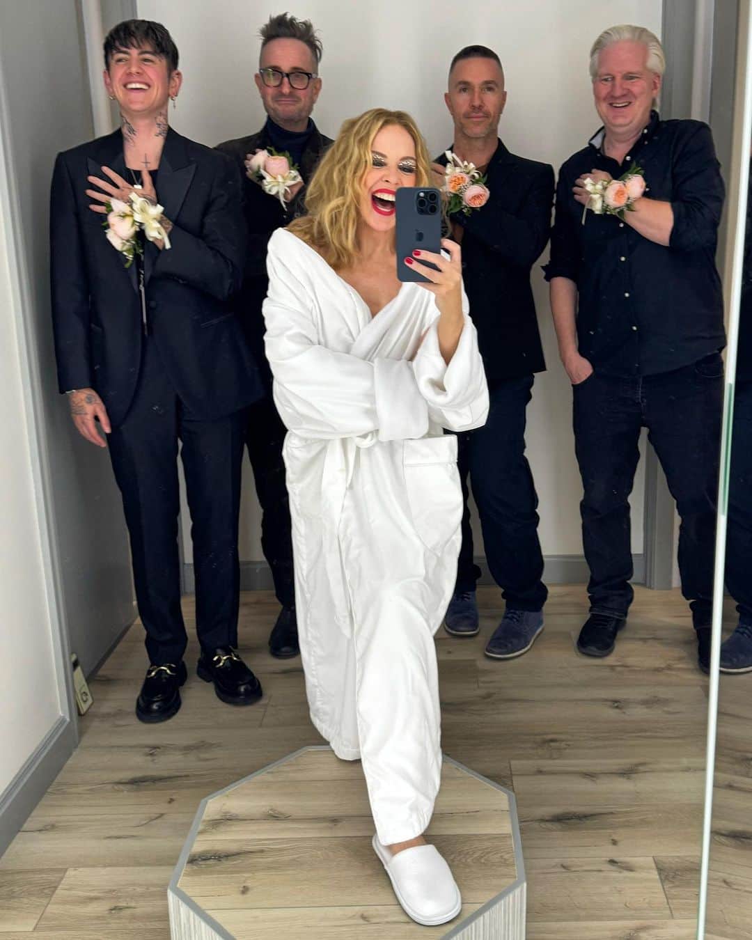 カイリー・ミノーグのインスタグラム：「No we didn’t all get married but it felt like a corsage kind of night… 🌺 @voltairelv」