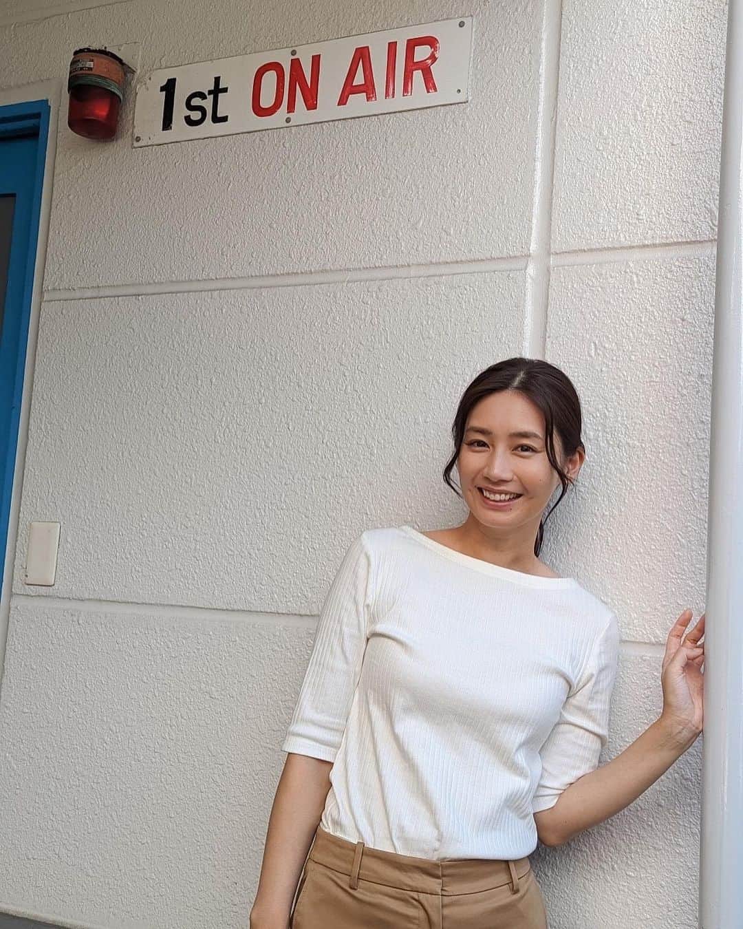 篠原真衣のインスタグラム：「三菱地所の住まいリレー CMが公開されました👪 次の世代へ受け継がれる住まいのリレー。 大切に家族の物語が刻まれてきた住まいが、新しい家族の物語へとバトンが渡される。 ぬくもりたっぷりの時間でした🌞 #三菱地所の住まいリレー」