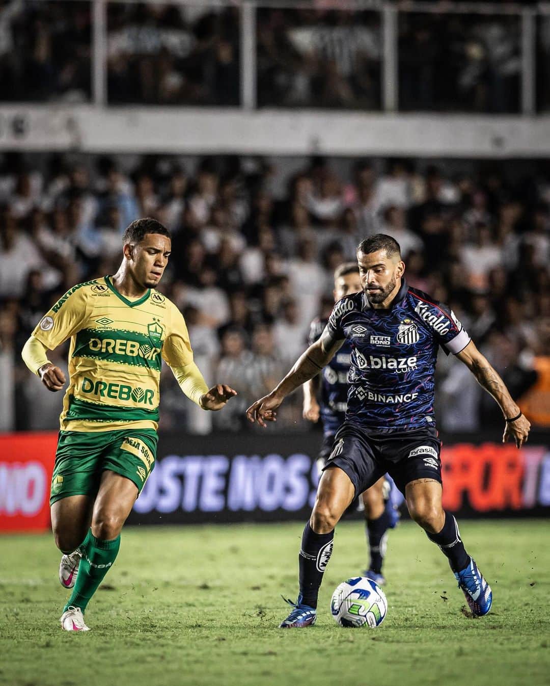 トマス・リンコンのインスタグラム：「Full-time Santos vs Cuiabá 0-0   Mais um punto verso nosso objetivo 🫡 E guerra até o final ⚔️🔪💣 Vamos Santos ⚪️⚫️」