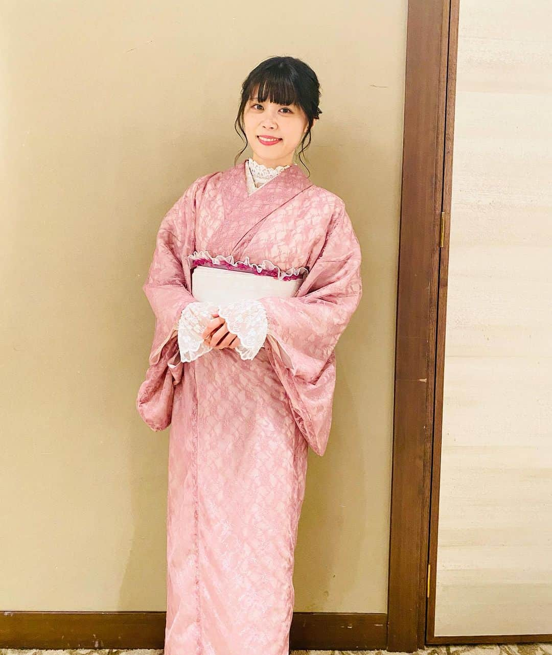 シュアン（施鈺萱）さんのインスタグラム写真 - (シュアン（施鈺萱）Instagram)「👘 穿和服的次數總是不嫌多🥰 第二次的蕾絲和服✨好喜歡🍁🍁  2回目のレース着物👘 嬉しい！何回着物を着ても嬉しい🥰 @kimono.nagominowa  一緒に選んでいただいて、 丁寧な対応で写真も撮ってくれました📸 店の外はとてもインスタ映え！ 夜20時までレンタルできて、満足🥰 ありがとうございました🌟  📍京都府京都市下京区若宮通六条下る若宮町542 五条駅から徒歩7分  PR @kimono.nagominowa #着物レンタルNagominowa #Nagominowa #五条着物レンタル #京都着物 #京都着物レンタル #京都レンタル着物 #着物レンタル京都」11月7日 13時02分 - ts_hsuan