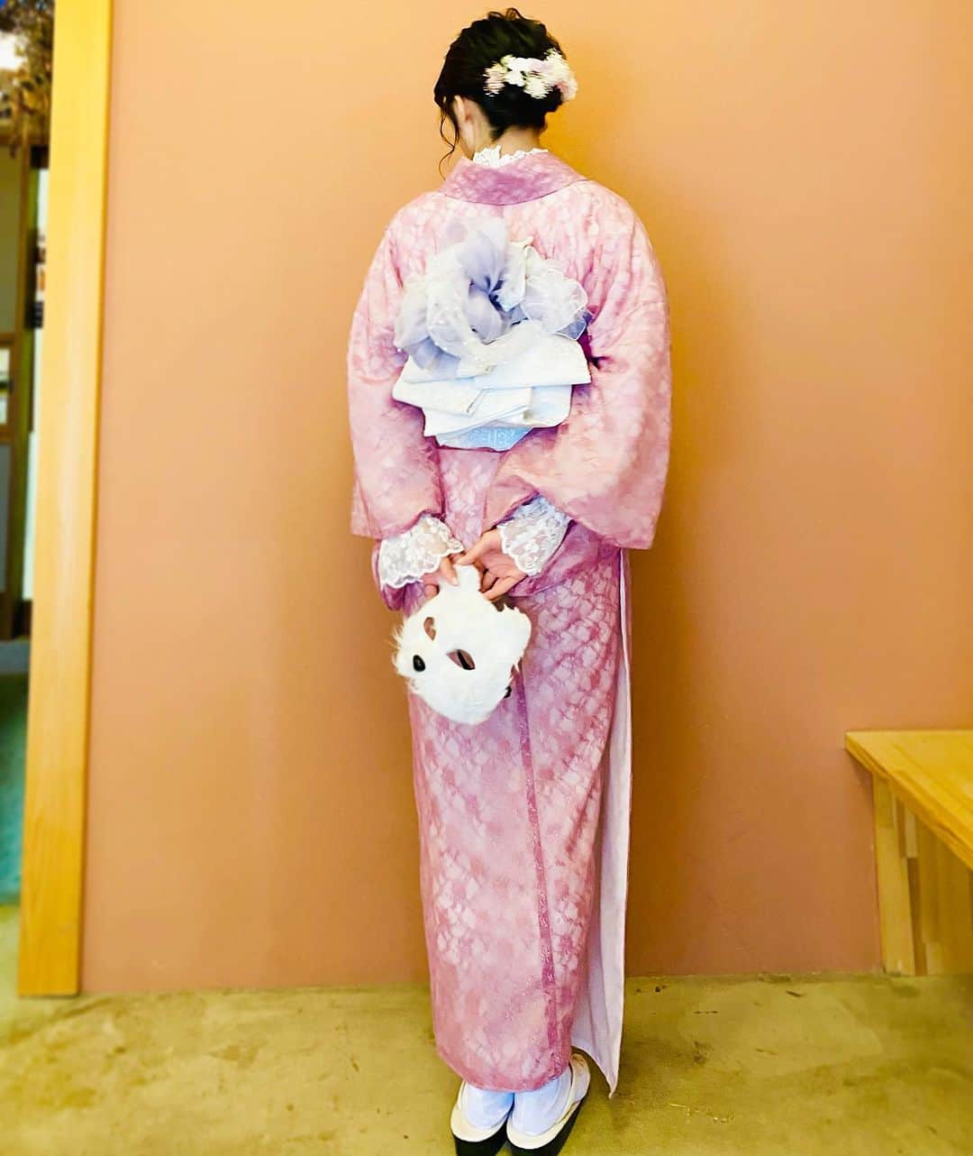 シュアン（施鈺萱）さんのインスタグラム写真 - (シュアン（施鈺萱）Instagram)「👘 穿和服的次數總是不嫌多🥰 第二次的蕾絲和服✨好喜歡🍁🍁  2回目のレース着物👘 嬉しい！何回着物を着ても嬉しい🥰 @kimono.nagominowa  一緒に選んでいただいて、 丁寧な対応で写真も撮ってくれました📸 店の外はとてもインスタ映え！ 夜20時までレンタルできて、満足🥰 ありがとうございました🌟  📍京都府京都市下京区若宮通六条下る若宮町542 五条駅から徒歩7分  PR @kimono.nagominowa #着物レンタルNagominowa #Nagominowa #五条着物レンタル #京都着物 #京都着物レンタル #京都レンタル着物 #着物レンタル京都」11月7日 13時02分 - ts_hsuan