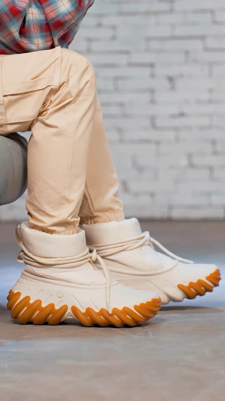 クロックス（crocs）のインスタグラム：「今年のウィンターはエコー ブーツ!  Feat. @ayan_not_ian」