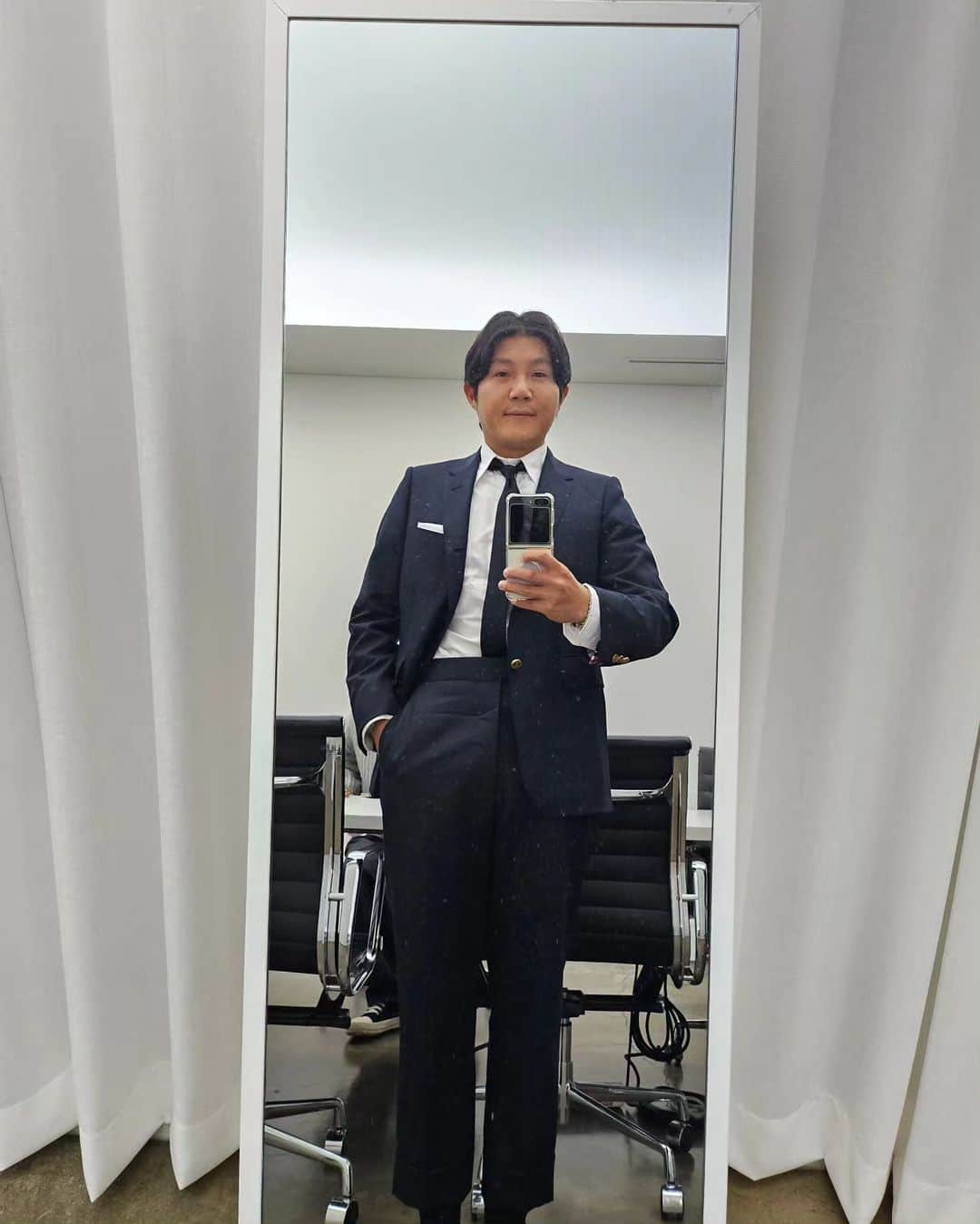 チョ・セホさんのインスタグラム写真 - (チョ・セホInstagram)「어제 오늘은 요렇게 같은 옷으로 그대를 보고 싶은마음도 같은...♡ #대반상고패션」11月7日 13時28分 - chosaeho