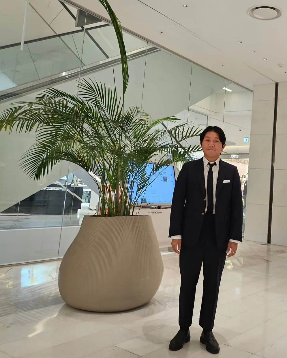 チョ・セホさんのインスタグラム写真 - (チョ・セホInstagram)「어제 오늘은 요렇게 같은 옷으로 그대를 보고 싶은마음도 같은...♡ #대반상고패션」11月7日 13時28分 - chosaeho