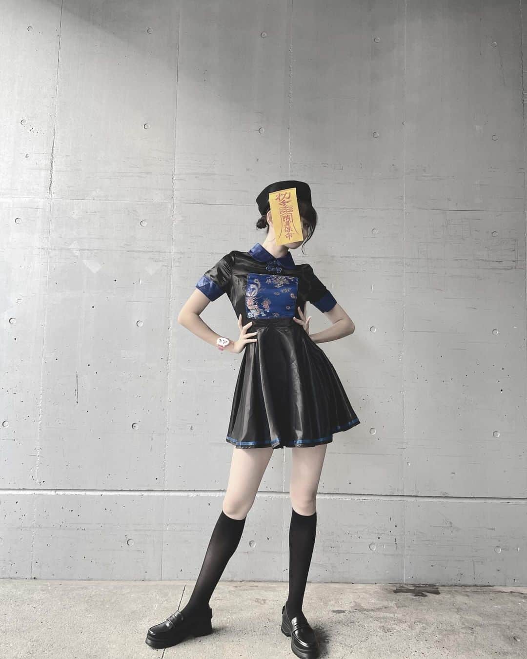 下口ひななのインスタグラム：「🖤💙  #まだハロウィン」