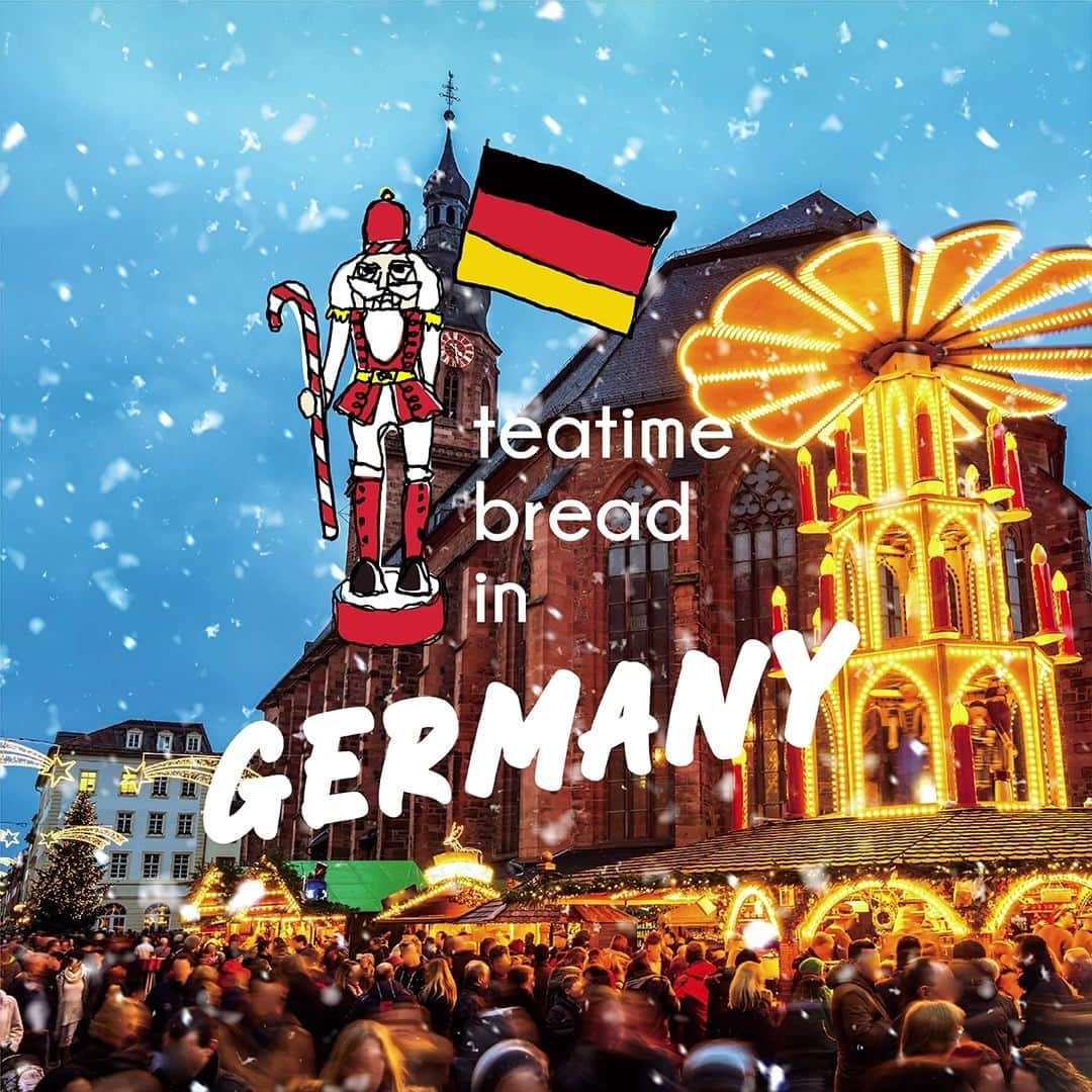 Afternoon Teaのインスタグラム：「. ＼🎄ドイツのクリスマスマーケットをイメージ🎄／ ベイカリーとティールームのパン販売店舗では『旅するティータイム』をテーマにした企画第2弾の〈ドイツ編〉が、11/9から順次スタートします！ プレッツェル風のクロワッサンや、ザワークラウトを使ったソーセージドッグなど、ドイツのクリスマスマーケットをイメージしながらお楽しみください☆彡  ▶詳細は、本日のストーリーズアーカイブ（Xmas TEAROOM）、またはプロフィール（@afternoontea_official）からブランドサイトにアクセスして、ティールームの特集ページをご覧ください。  ＜ベイカリーおよびパン取扱店舗＞ ✔アフタヌーンティー・ベイカリー 大丸神戸店、大丸福岡天神店 ✔アフタヌーンティー 札幌三越、アフタヌーンティー・ティールーム エスパル仙台、郡山うすい、メトロエム後楽園、ウィング上大岡、丸広百貨店川越店、近鉄百貨店和歌山店、天満屋岡山店、天満屋ポートプラザ、井筒屋小倉店、熊本鶴屋、大分トキハ、鹿児島山形屋、沖縄リウボウ  ※数量限定での販売となります。また食材の都合等で、日時によっては商品をご用意できない場合がございます。あらかじめご了承ください。 ※天候不良などにより、予告なく食材が変更になる場合がございます。あらかじめご了承ください。 ※写真はイメージです。  #アフタヌーンティーティールーム #アフタヌーンティーベイカリー #アフタヌーンティー #AfternoonTeaTEAROOM #AfternoonTeaBAKERY #AfternoonTea #TeaforPeace #アフタヌーンティーお茶時間 #パン好き #パン #パンスタグラム #パン活 #旅するティータイム」