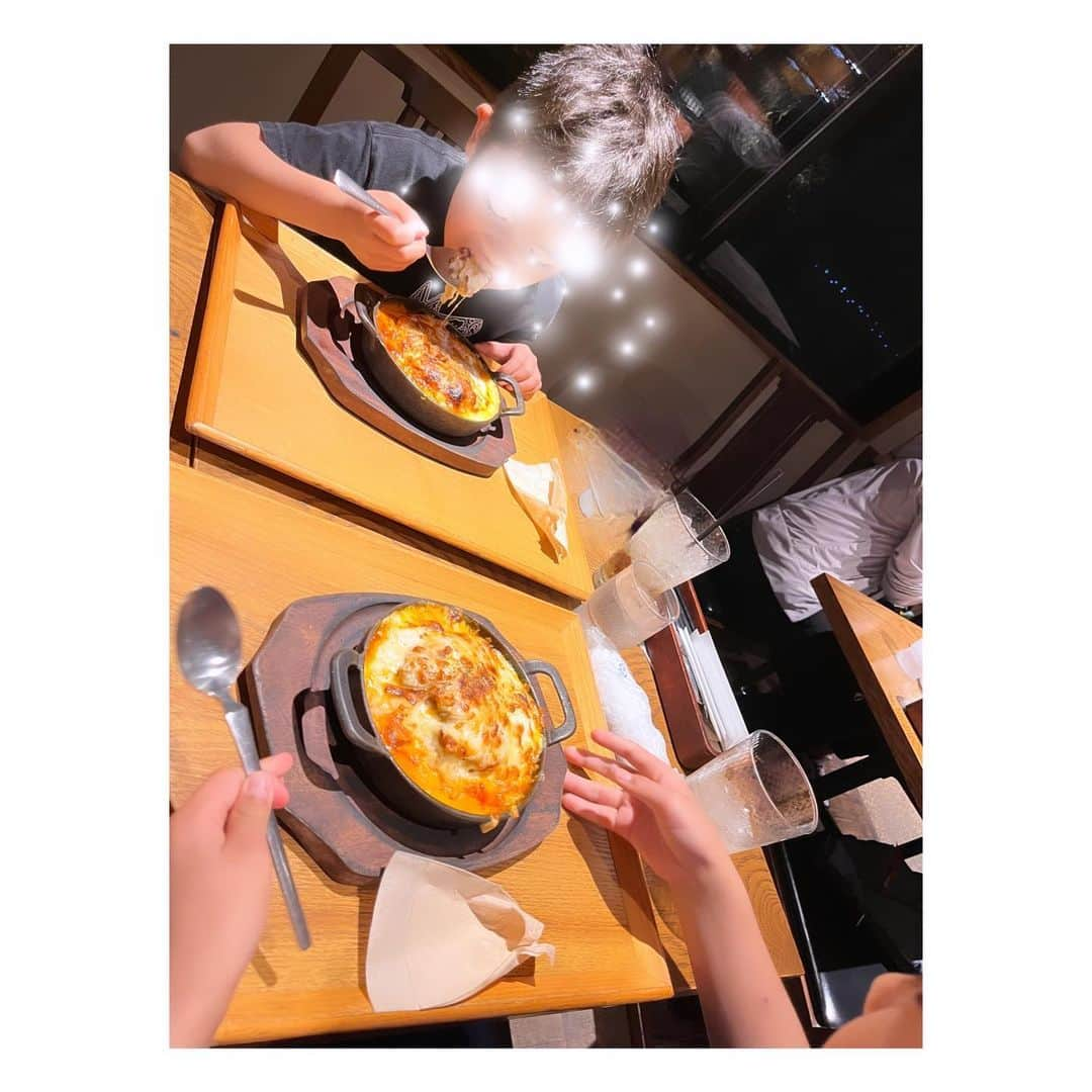 青木裕子さんのインスタグラム写真 - (青木裕子Instagram)「「香川でうどんを食べ歩きたい！」 「鳴門の鯛って美味しいねえ。」 「お昼は淡路島で回転寿司^_^」 「ハンバーグミートドリア！！！」  おいしい思い出。  #たくさん食べました  #四国旅」11月7日 14時03分 - yukoaoki_official