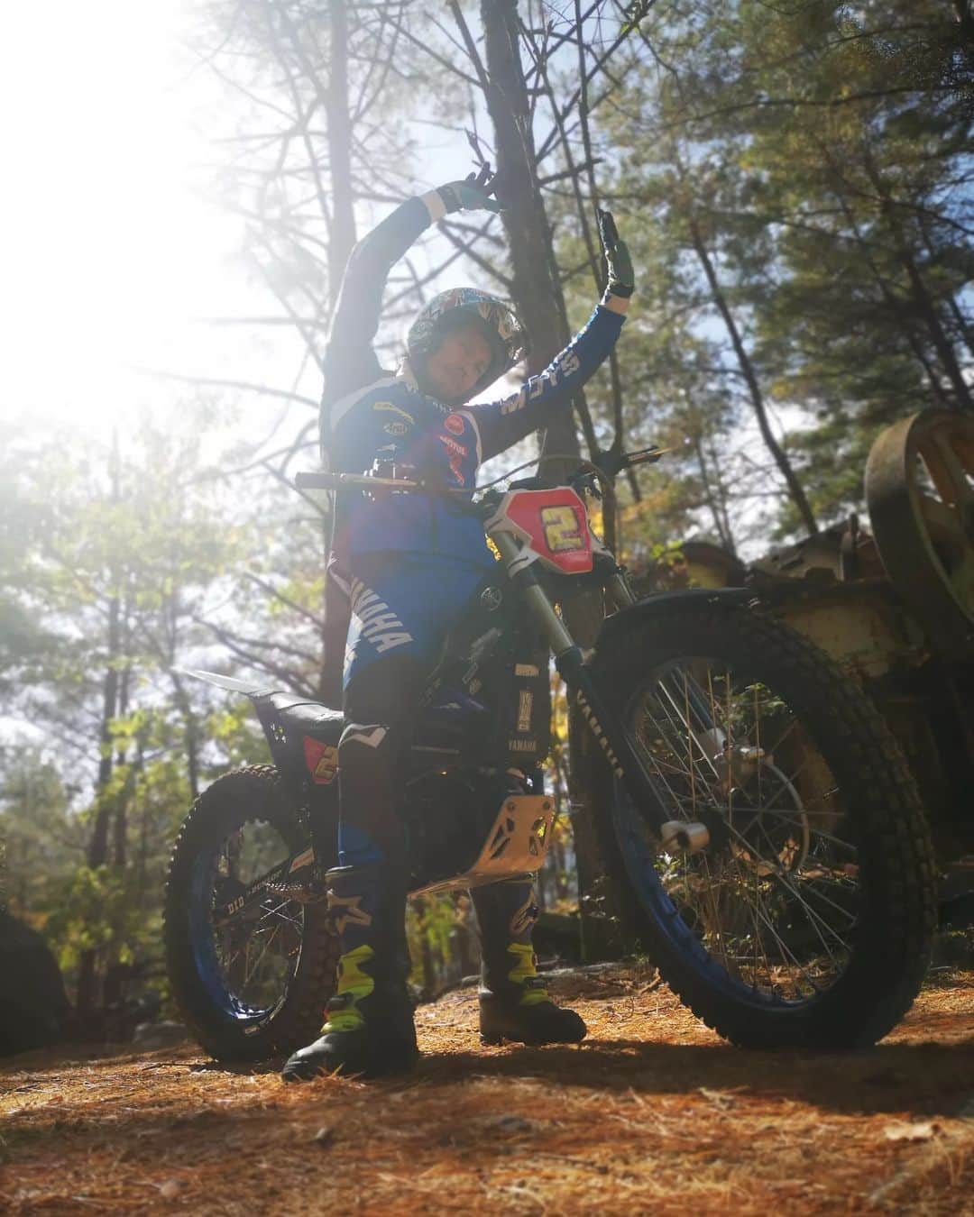 のインスタグラム：「today's photo📸 Good Trial 😃  #araihelmet #alpinestars　 #motsracing #DUNLOP #yamaha #yamahafactoryracing  #goodfeeling」