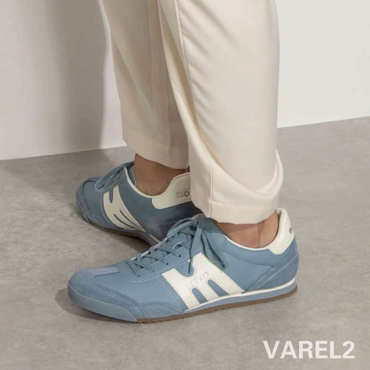 Mobus Footwearさんのインスタグラム写真 - (Mobus FootwearInstagram)「VAREL2 人気のVARELにライニングを追加。フィット感のある履き心地にアップデート。 👟 ▶️Price:9,900 ▶️Size:40-44 ▶️Material：レザー ーーーーーーーーーーー 🔍 VAREL2の購入はアカウントトップの（@mobusofficial）から！   @mobusshop  @mobuskyoto  @mobusnagoya  @mobusshimokitazawa #mobus #モーブス #mobussneaker #モーブススニーカー #ドイツ #mobusofficial #mobusoriginal #VAREL2 #おしゃれさんと繋がりたい #シンプルコーデ #タウン #デートコーデ #ビジカジ #Traditional #トラディショナル #walk #kickstagram #春コーデ #コーディネート #カジュアルコーデ #スニーカーコーデ  #足元コーデ #カジュアルファッション #キックス #スニーカー大好き #シューズ #ドイツ #ブンデスリーガ」11月7日 19時00分 - mobusofficial