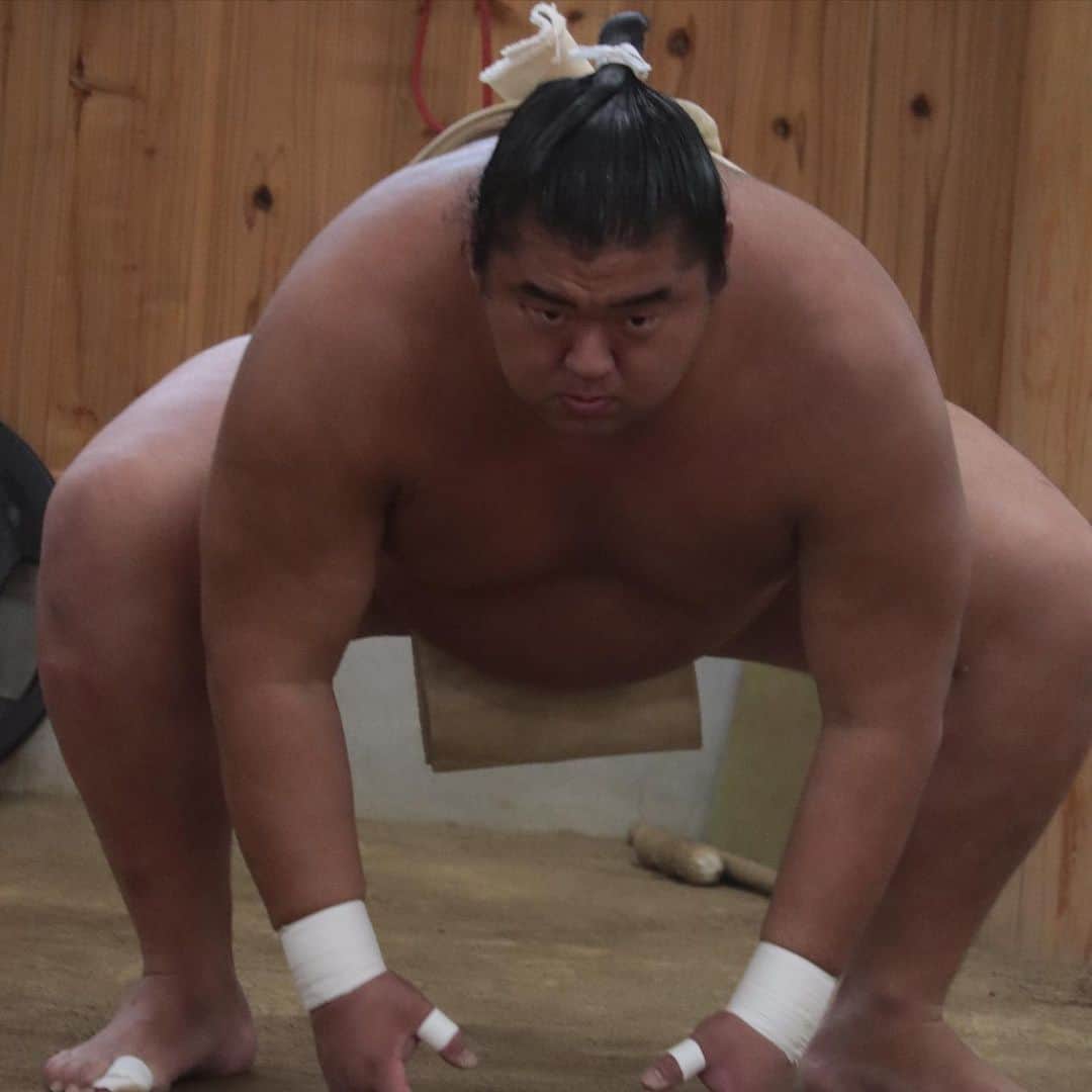 日本相撲協会さんのインスタグラム写真 - (日本相撲協会Instagram)「#佐渡ヶ嶽部屋　で、#二所ノ関一門　連合稽古が行われました。 稽古の様子は、日本相撲協会公式Twitter、公式YouTubeでも紹介予定です。 大相撲九州場所は、11月12日に初日を迎えます。 是非、会場にお越し下さい！  #琴ノ若　#豪ノ山　#勇磨　#一山本　#竜電　#隆の勝　#王鵬　#琴恵光　#湘南乃海　#大の里  #sumo #相撲 #力士 #大相撲 #お相撲さん #おすもうさん #sumo #japanphoto #sumowrestlers #japanculture #十一月場所　#九州場所　#福岡　#博多　#福岡国際センター」11月7日 14時35分 - sumokyokai