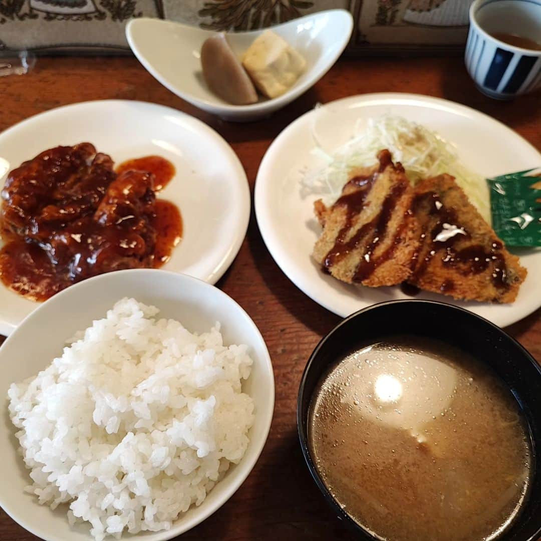 烏川耕一さんのインスタグラム写真 - (烏川耕一Instagram)「今日の昼飯🍴 京都のおおきに屋！ ランチは初めてやったけど、ランチでも『唐揚げ麻婆』食べれるなんて幸せ😍サバのフライもめちゃくちゃ美味かった！  わざわざ行って良かった‼️  #烏川耕一　#よしもと新喜劇　#ひょっとこ #ランチ　#京都　#おおきに屋　#唐揚げ麻婆」11月7日 20時41分 - kouichiukawa