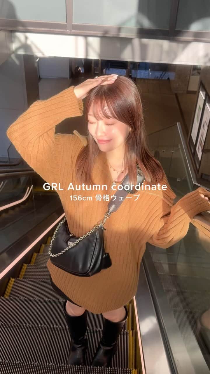 のインスタグラム：「🏷先日のコーデ  all:  @grl_official  ⁡ 着用アイテムはコメントに記載しています🤳🤍 ぜひ保存してお買い物の参考にしてみてね☺️  💁🏻‍♀️156cm │ 骨格ウェーブ │ イエベ春 ⁡ ⁡ #今日のコーデ #grl購入品 #グレイル購入品 #grl #グレイル #秋コーデ #秋服  #156cmコーデ #大人カジュアル #シンプルコーデ　#骨格ウェーブ　#プチプラコーデ #秋冬コーデ #20代コーデ　#秋  #ミディアムヘア #ミディアム 　#ゾゾタウン　#イエベ春　 #フェミニン 　#骨格ウェーブコーデ  #プチプラ #ootd #ワンピースコーデ #ニットワンピース #ロングブーツ #ニット #韓国コーデ #オフショル #ミニ丈」