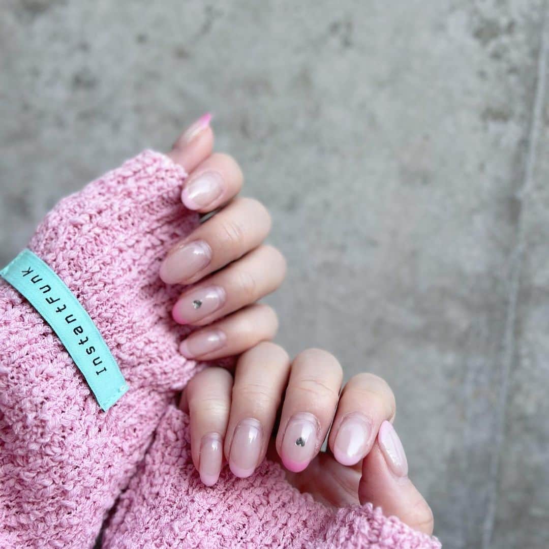 藤川沙弥さんのインスタグラム写真 - (藤川沙弥Instagram)「💅🏻💞 ぴんくフレンチにさり気ない♡可愛い🥹 @menail1201 @menailuraeri 💗 tops @instantfunk_official 🥑」11月7日 16時02分 - s_a_y_a_p_i