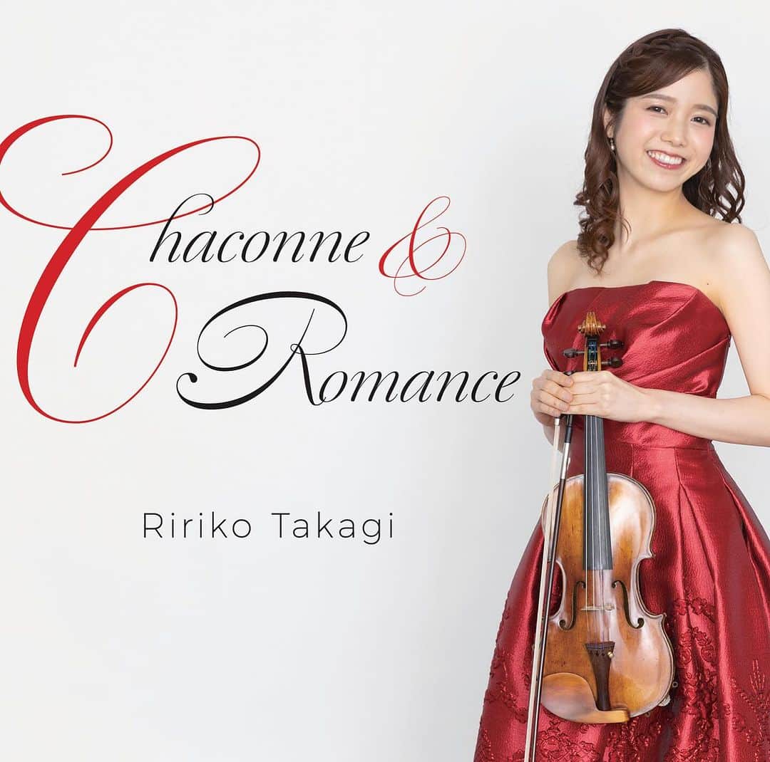 高木凜々子のインスタグラム：「【ミニアルバムのお知らせ🎻✨】 シャコンヌとロマンスを4曲収録したミニアルバムが販売決定しました！！ 14日のトッパンホールにて初販売です！  サイン会もします💐 皆さまお楽しみに♪  #violin #music #concert #japan #album」