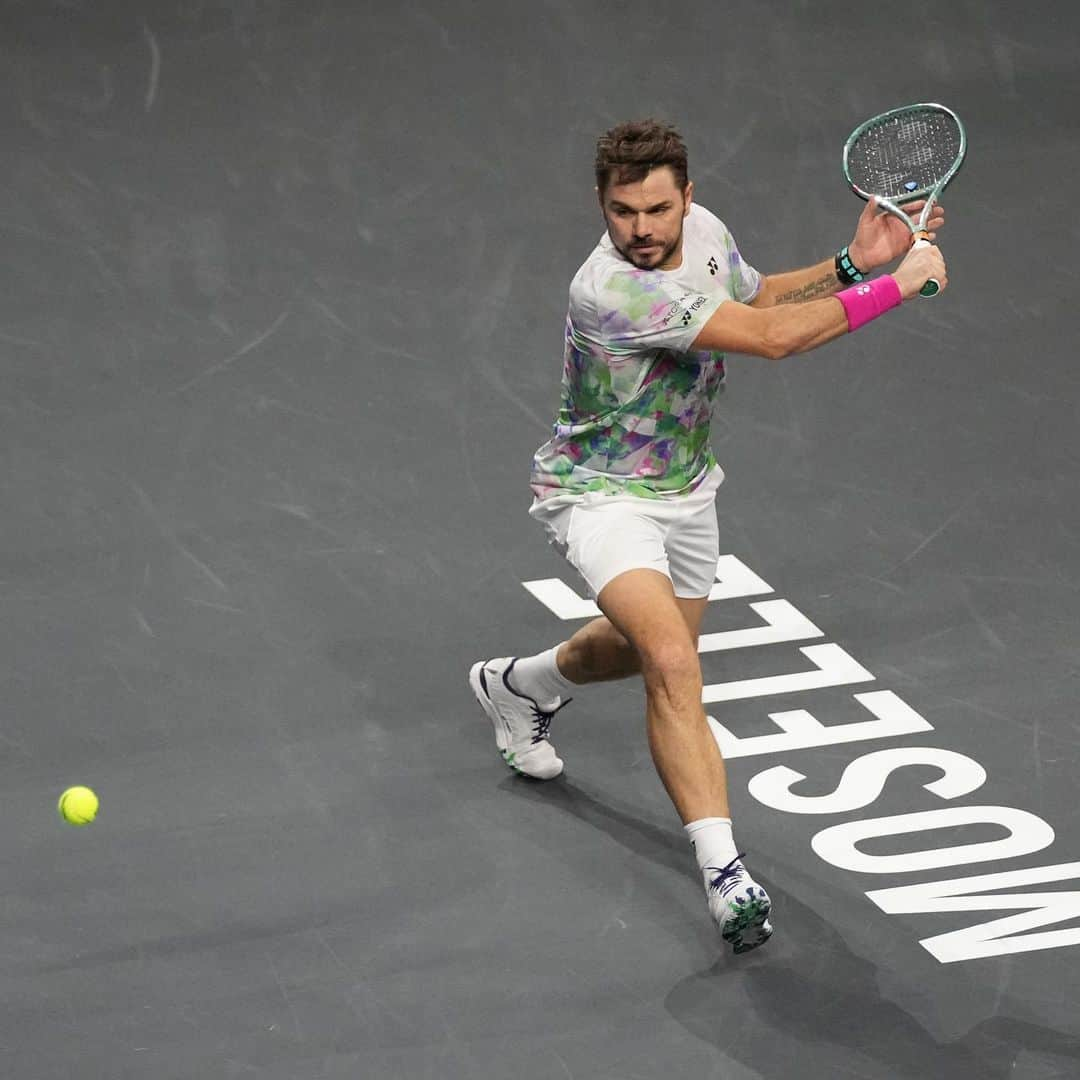 スタニスラス・ワウリンカさんのインスタグラム写真 - (スタニスラス・ワウリンカInstagram)「All the lights are on you @stanwawrinka85💡   📸 Cedric Lecocq | @moselleopen」11月7日 16時48分 - stanwawrinka85