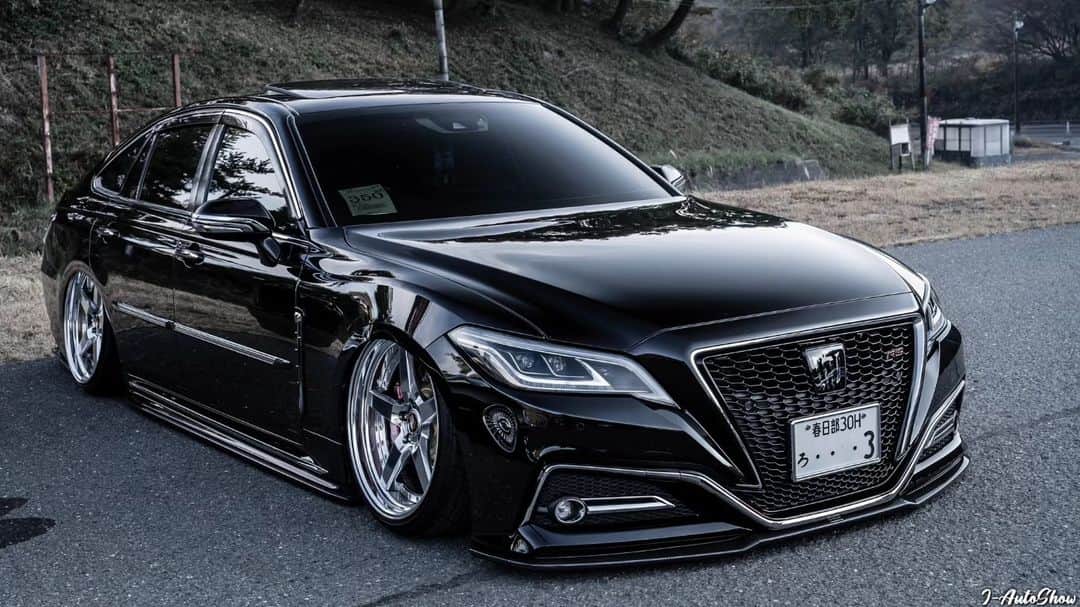 のインスタグラム：「#JAutoShow #SONYFX3 #carphotographer #shakotan #dsu杯 #DSU #dsu2023 #vipcar #VIPSEDAN #vipstyle #vipjapan #sedanmafia #sedanmafia #vipjapan #carphoto #carpics #dsu23 #50mmf12gm #愛車撮影 #220クラウン #22クラウン #クラウン」
